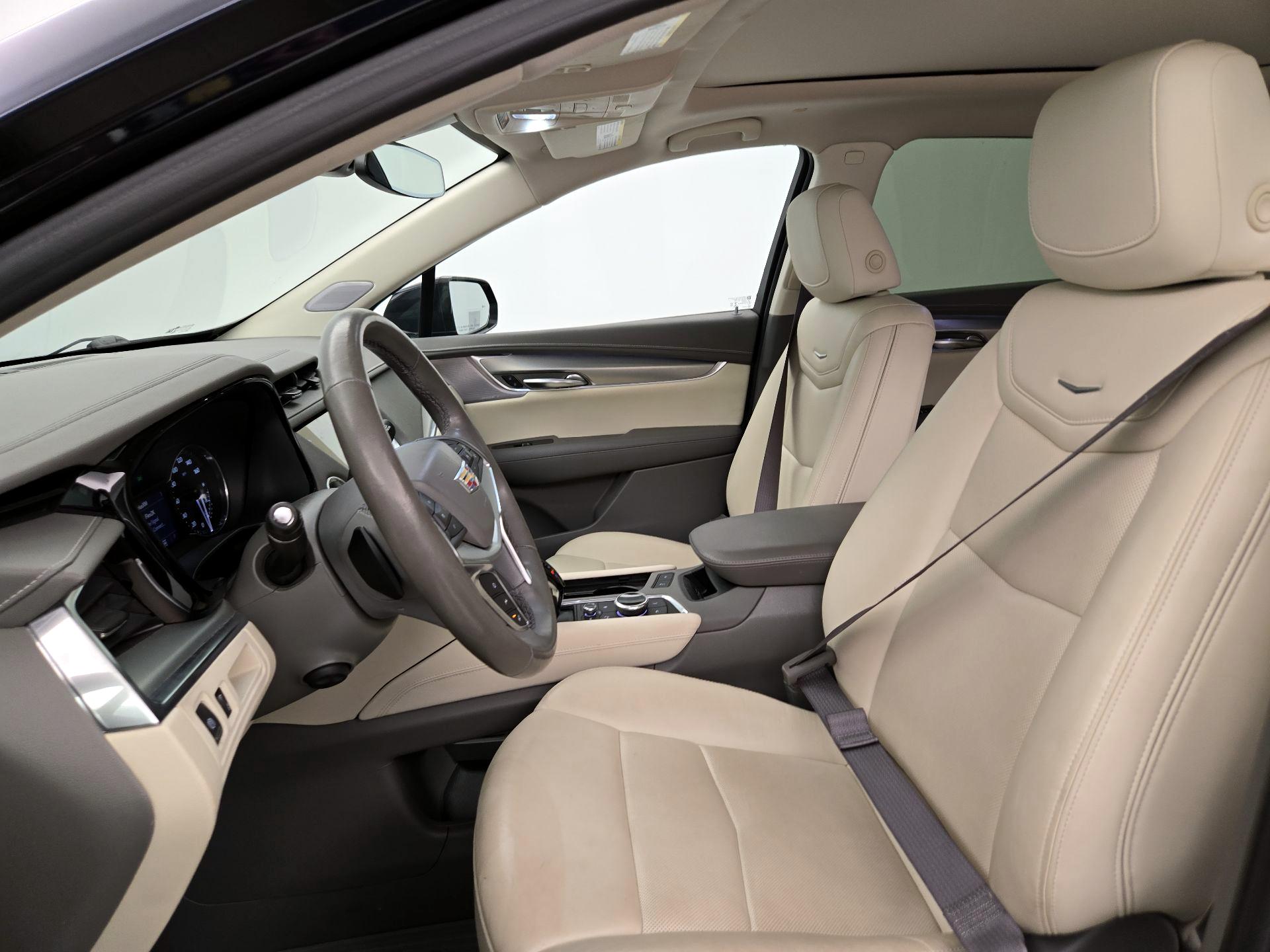 Thumbnail: 2022 Cadillac XT5 - 11