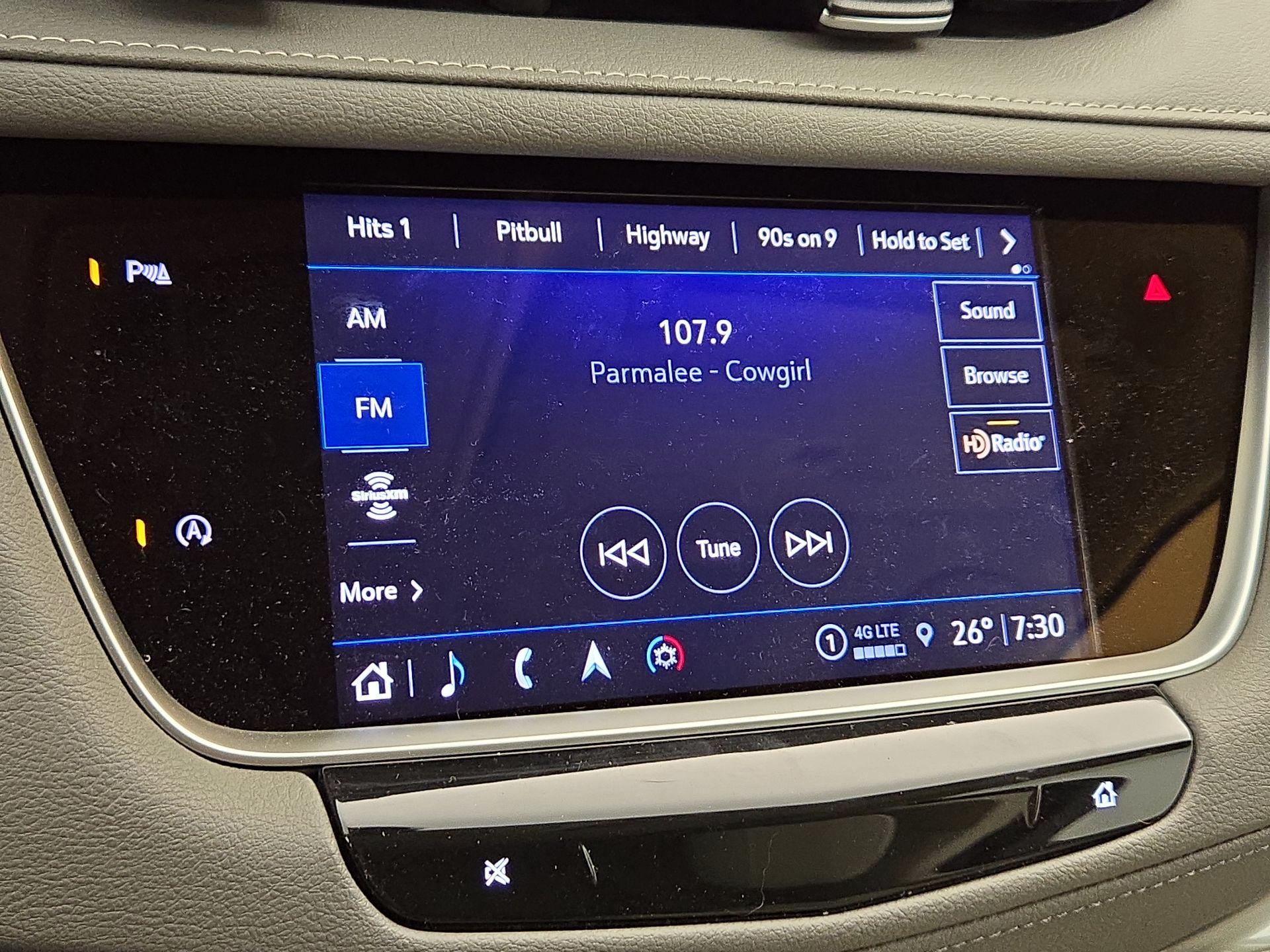 Thumbnail: 2022 Cadillac XT5 - 16