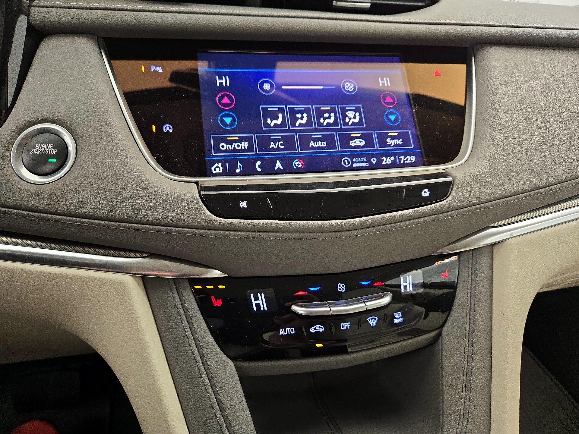 Thumbnail: 2022 Cadillac XT5 - 17