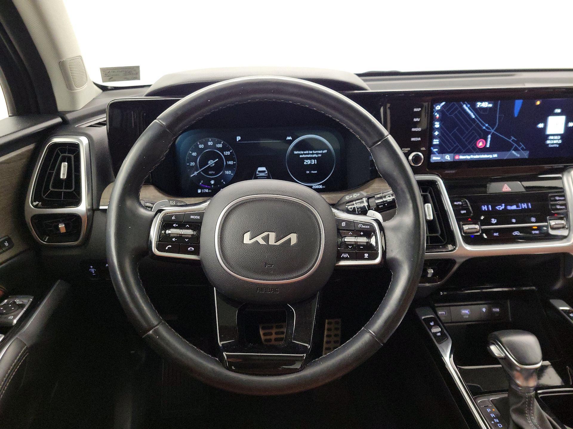 Thumbnail: 2023 Kia Sorento - 10