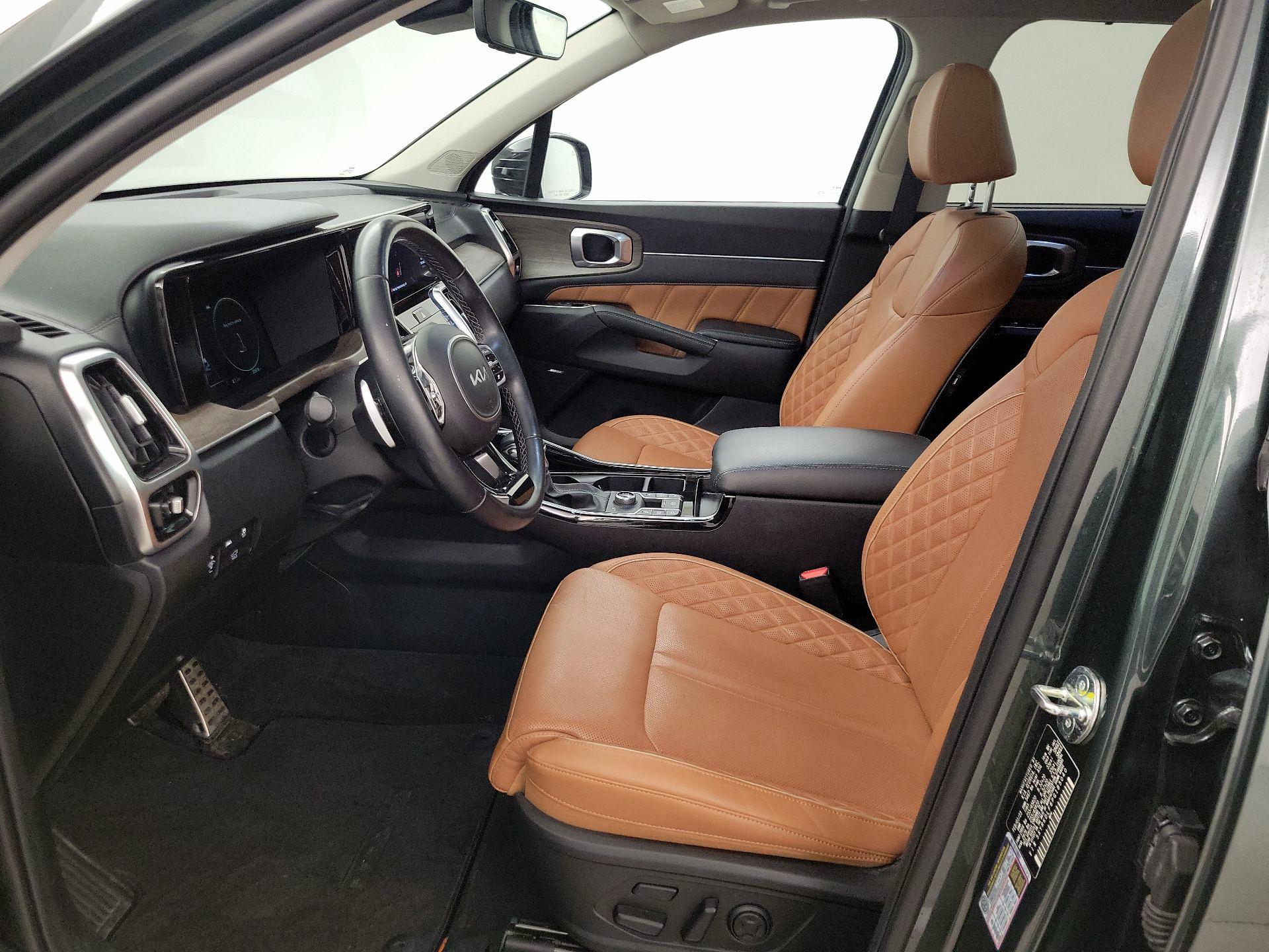 Thumbnail: 2023 Kia Sorento - 11