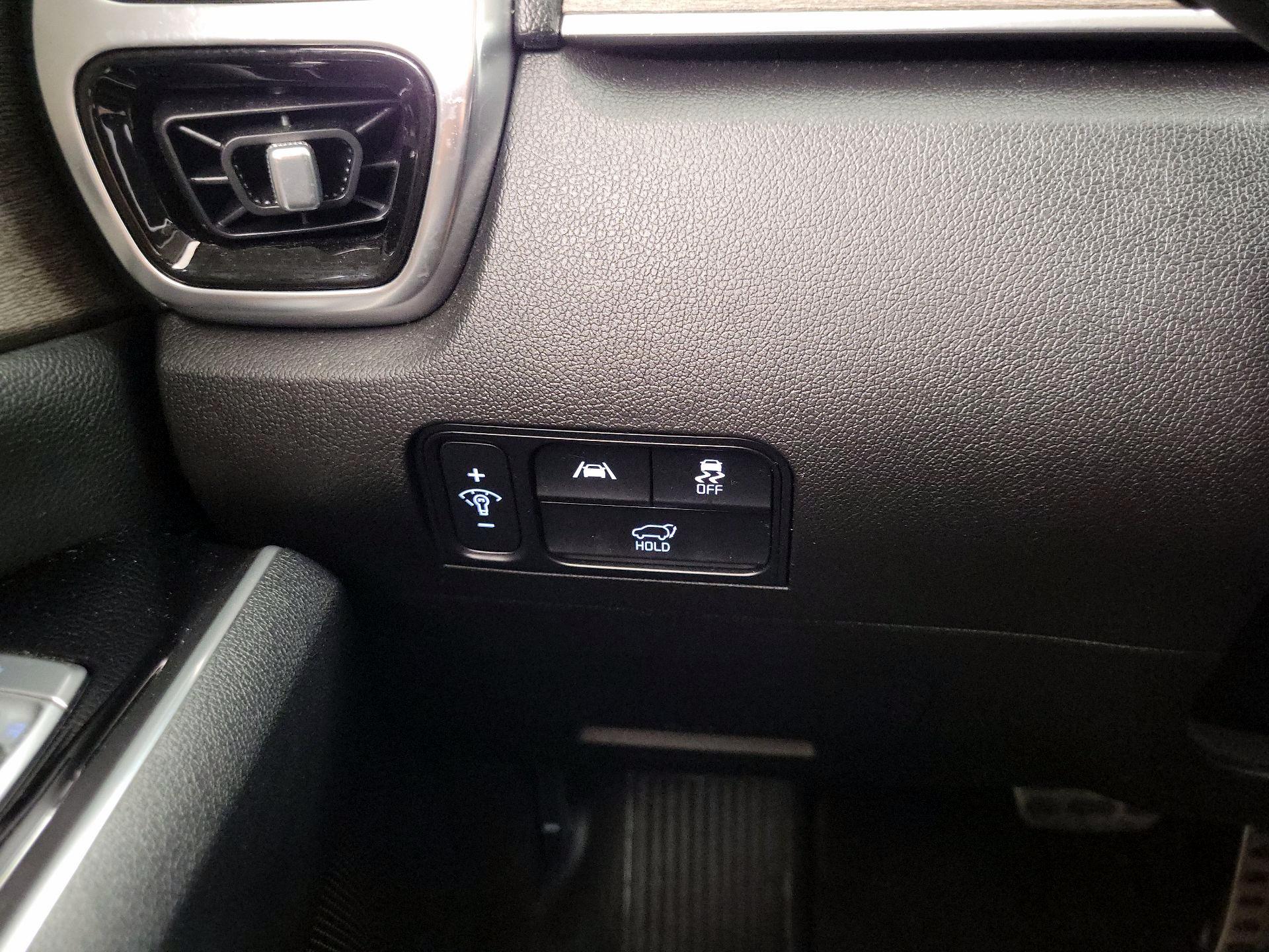 Thumbnail: 2023 Kia Sorento - 13