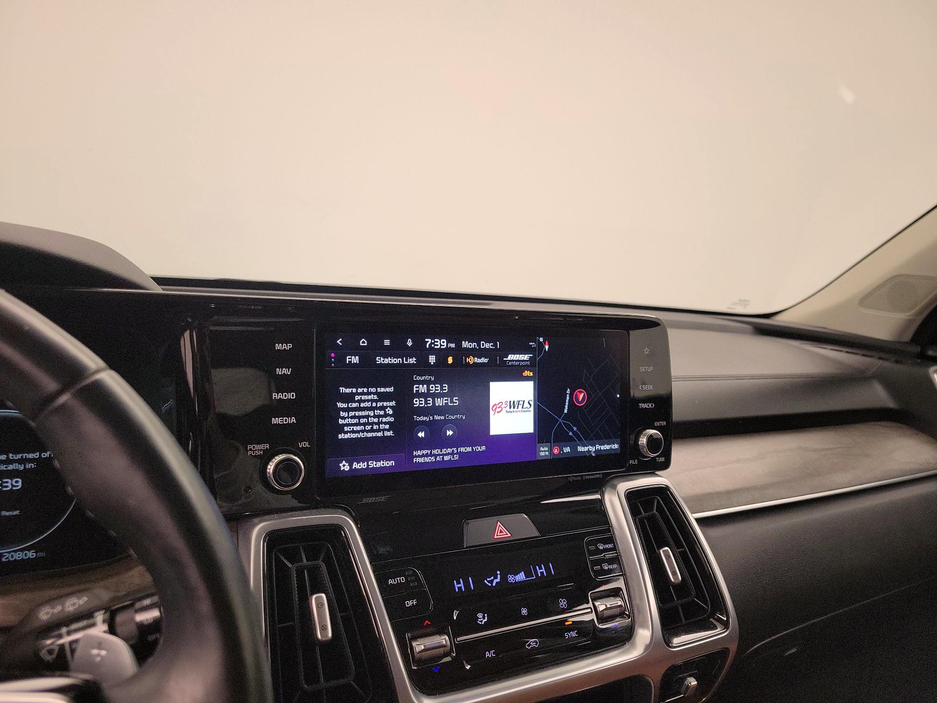 Thumbnail: 2023 Kia Sorento - 16