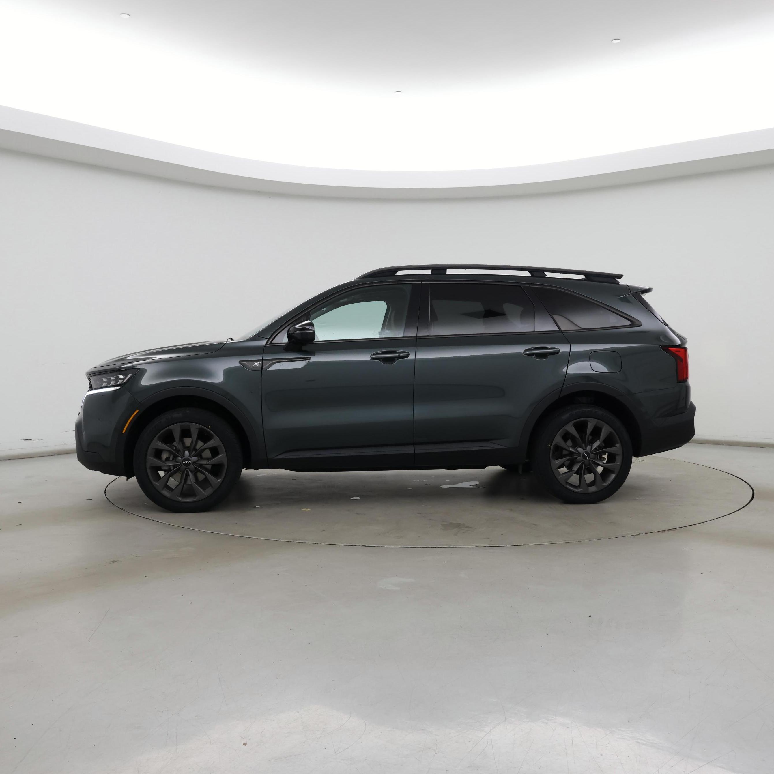 Thumbnail: 2023 Kia Sorento - 3