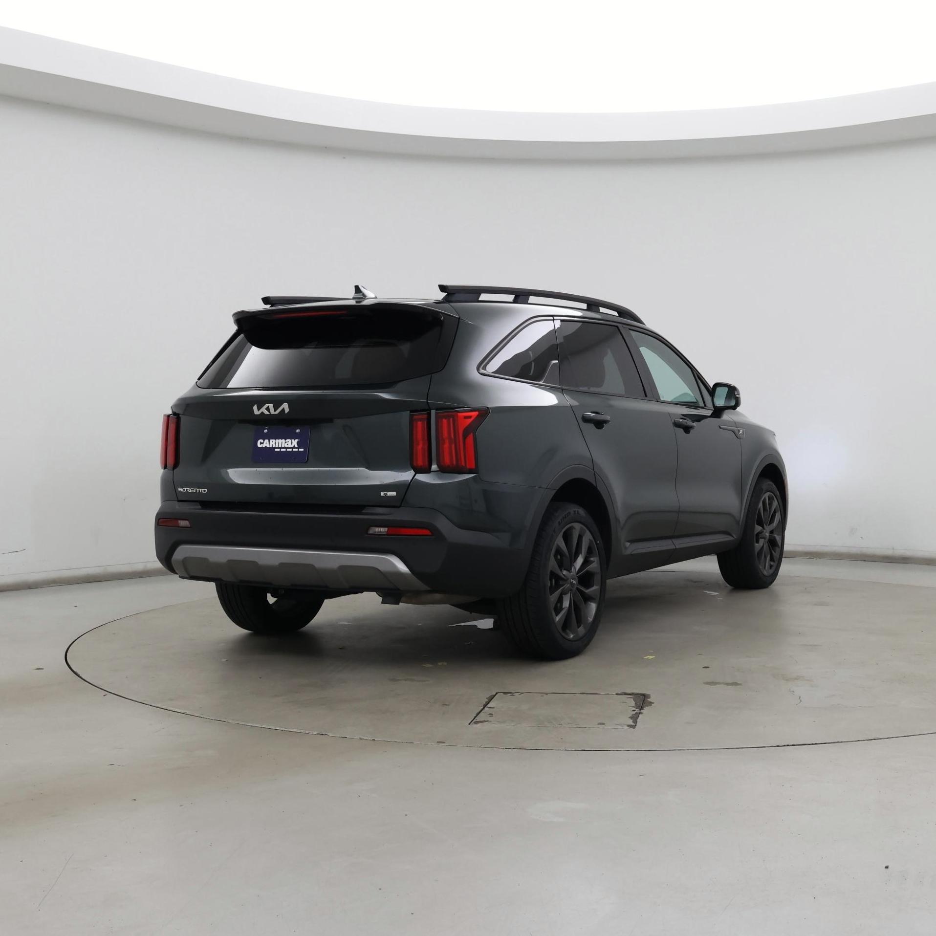 Thumbnail: 2023 Kia Sorento - 8