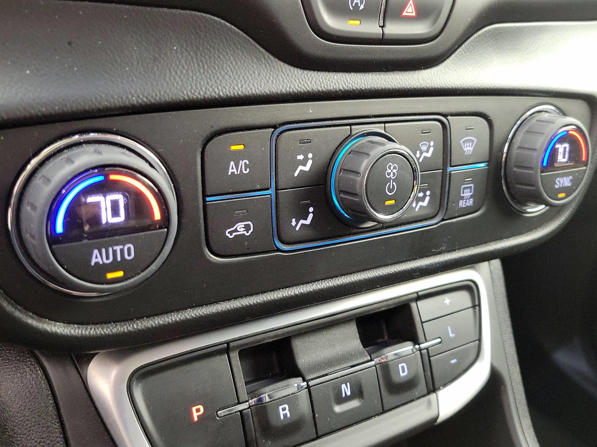 Thumbnail: 2022 GMC Terrain - 17