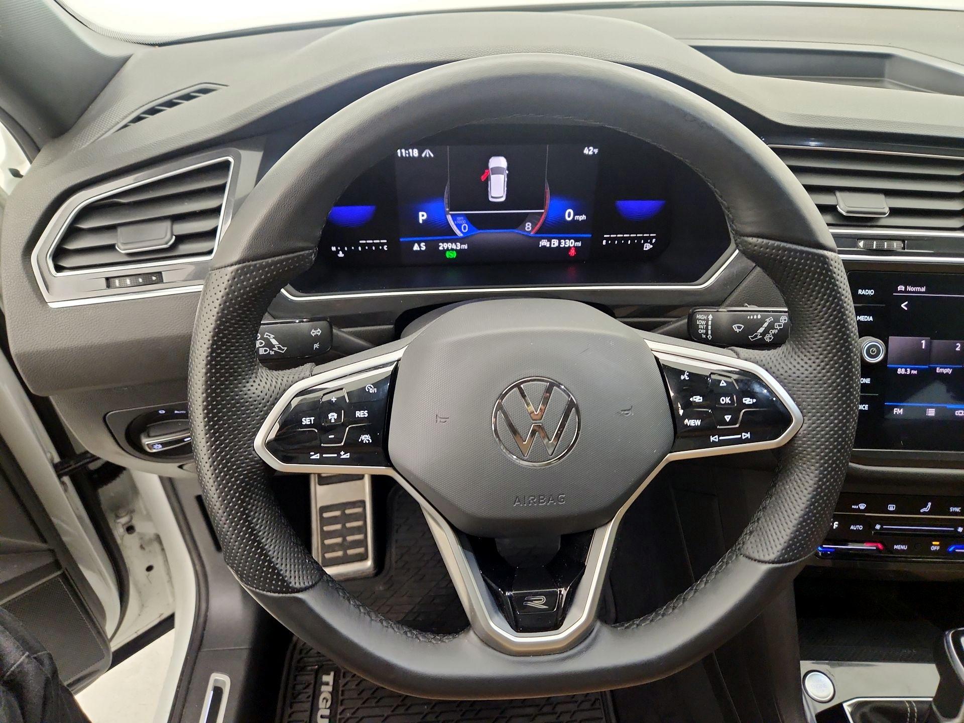 Thumbnail: 2022 Volkswagen Tiguan - 10