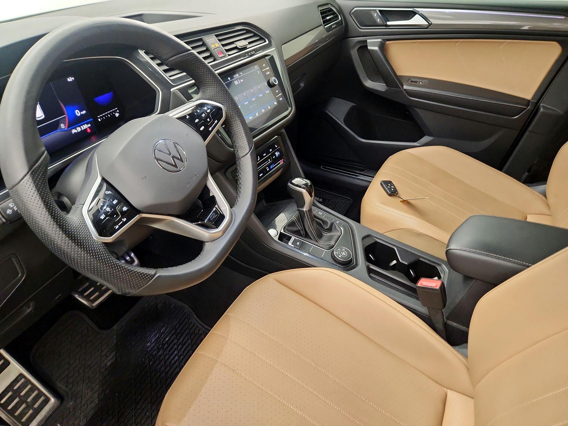 Thumbnail: 2022 Volkswagen Tiguan - 11