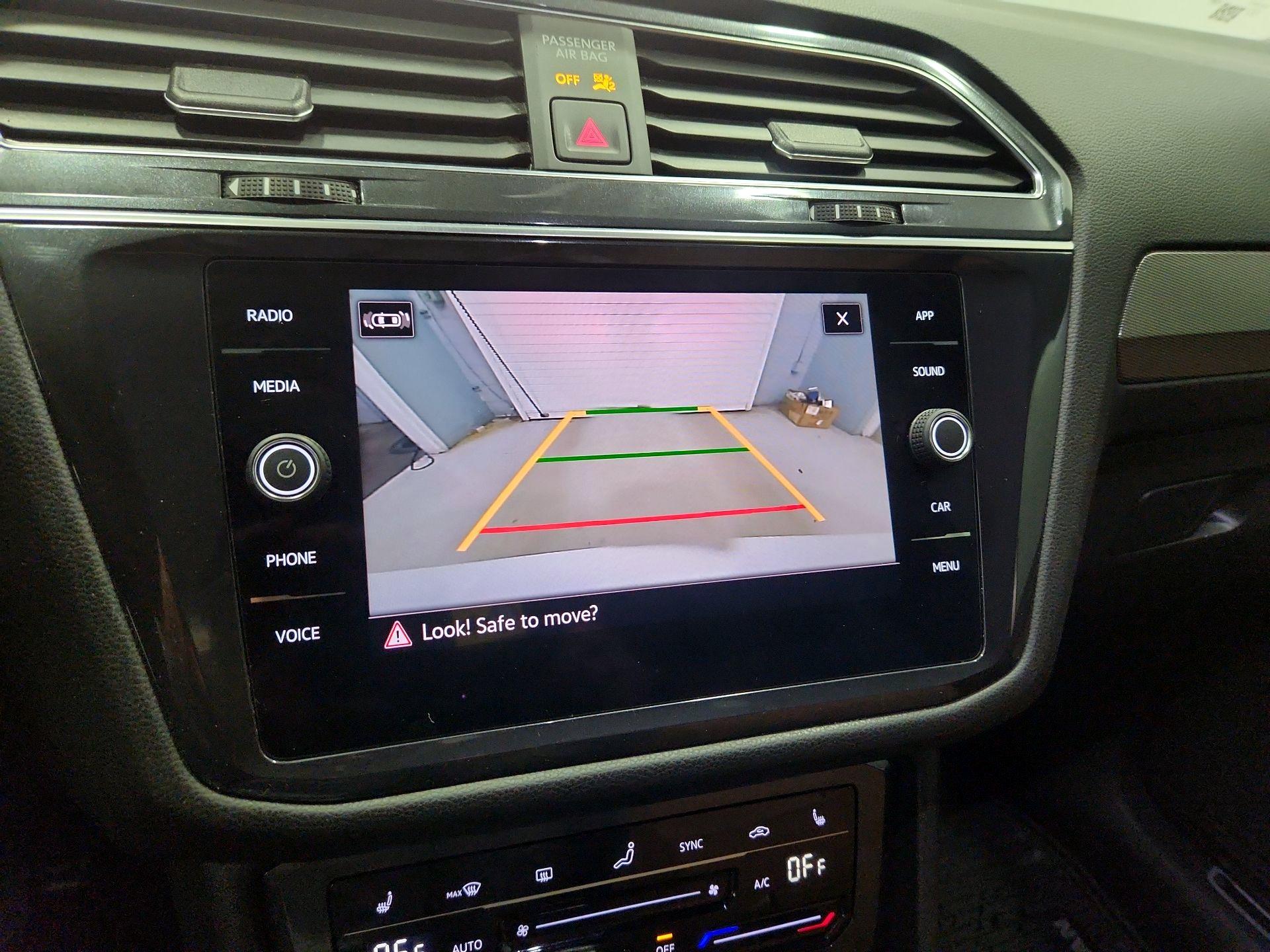 Thumbnail: 2022 Volkswagen Tiguan - 14