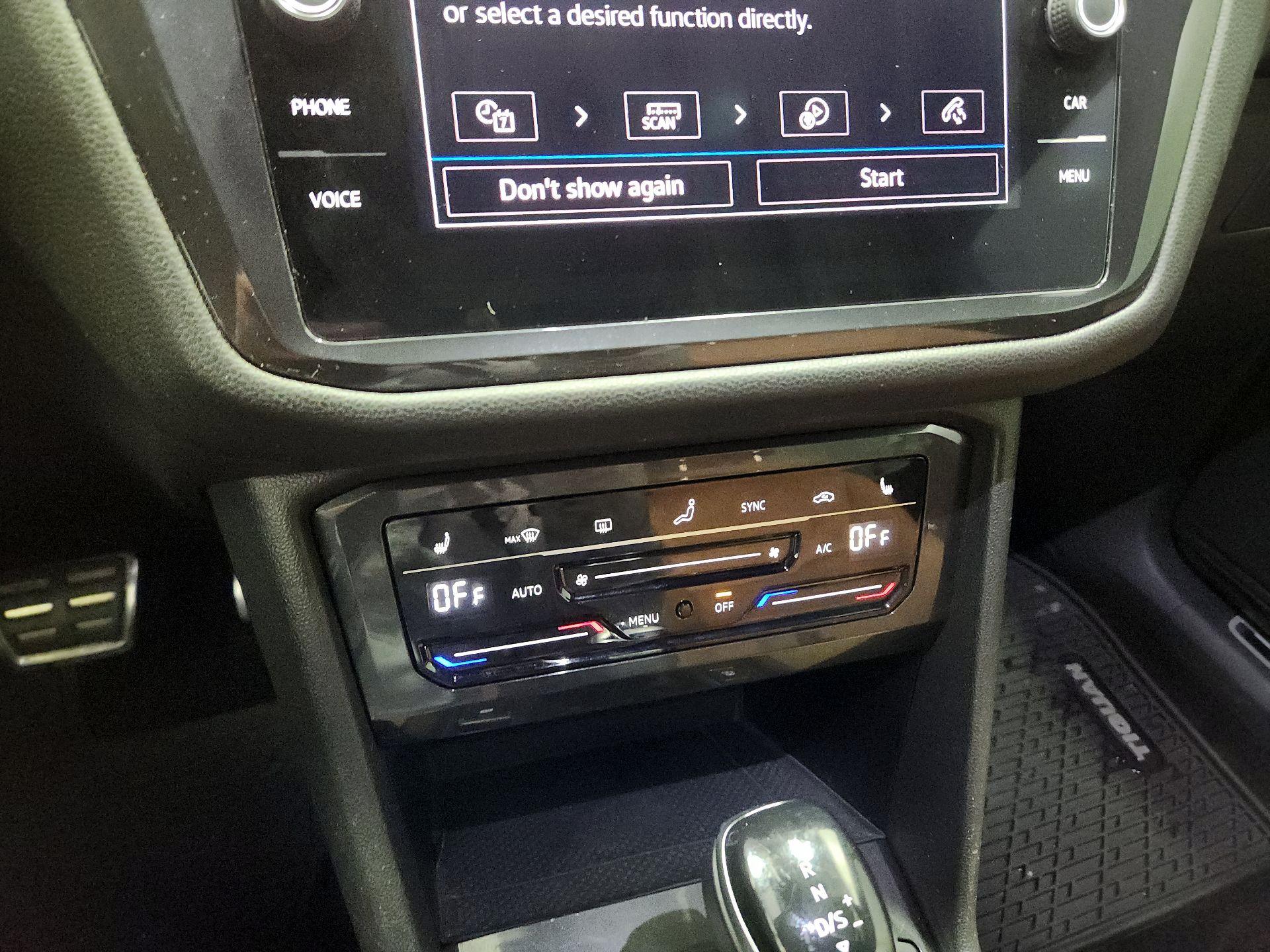 Thumbnail: 2022 Volkswagen Tiguan - 16