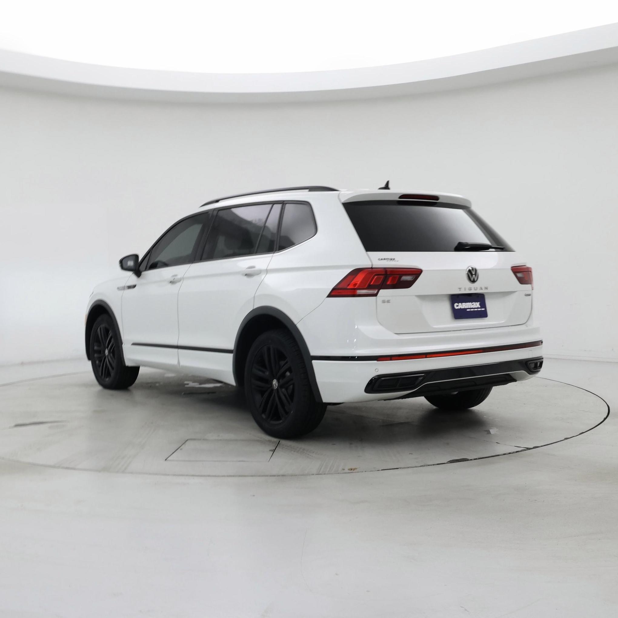 Thumbnail: 2022 Volkswagen Tiguan - 2