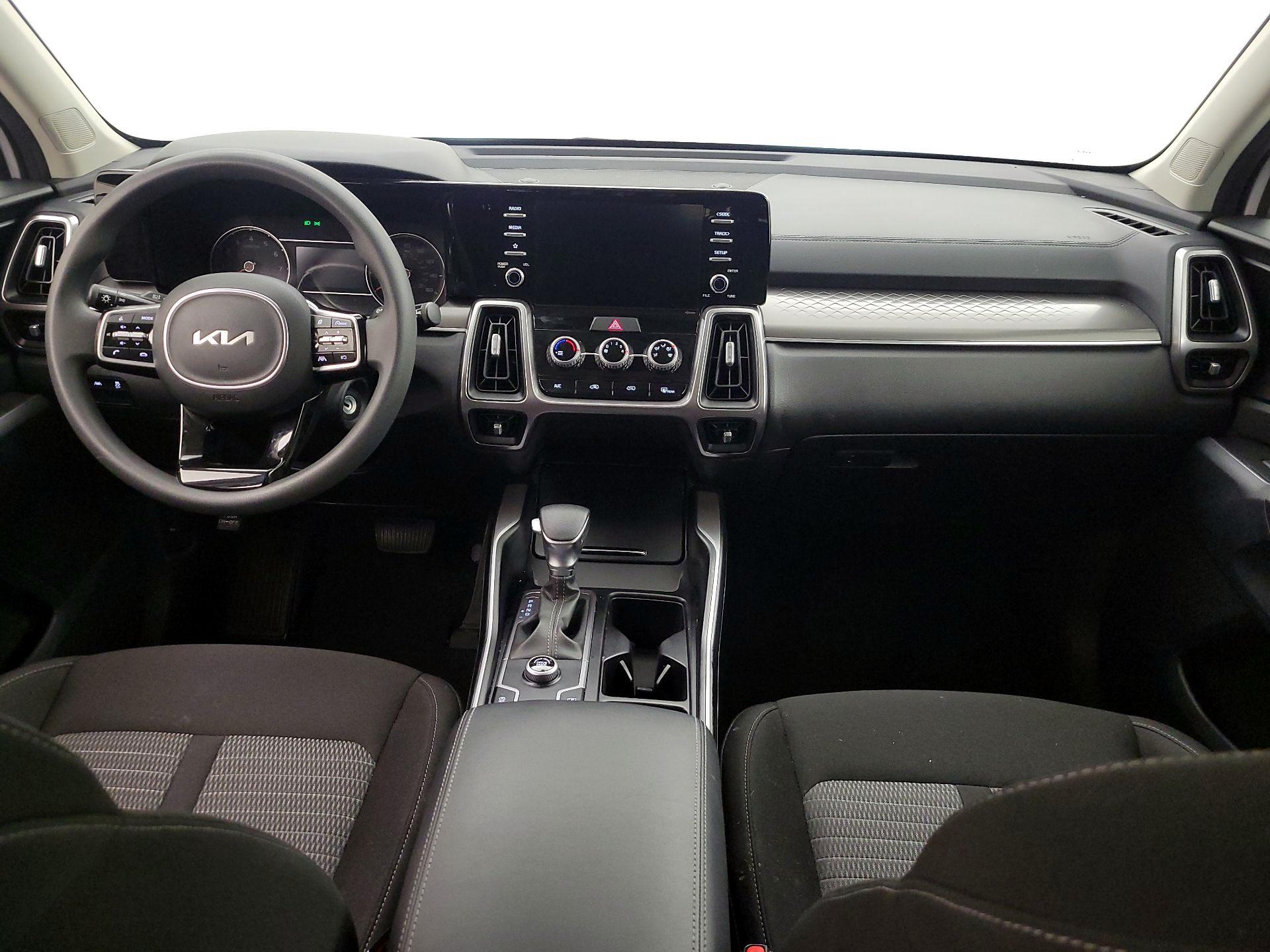 Thumbnail: 2023 Kia Sorento - 9