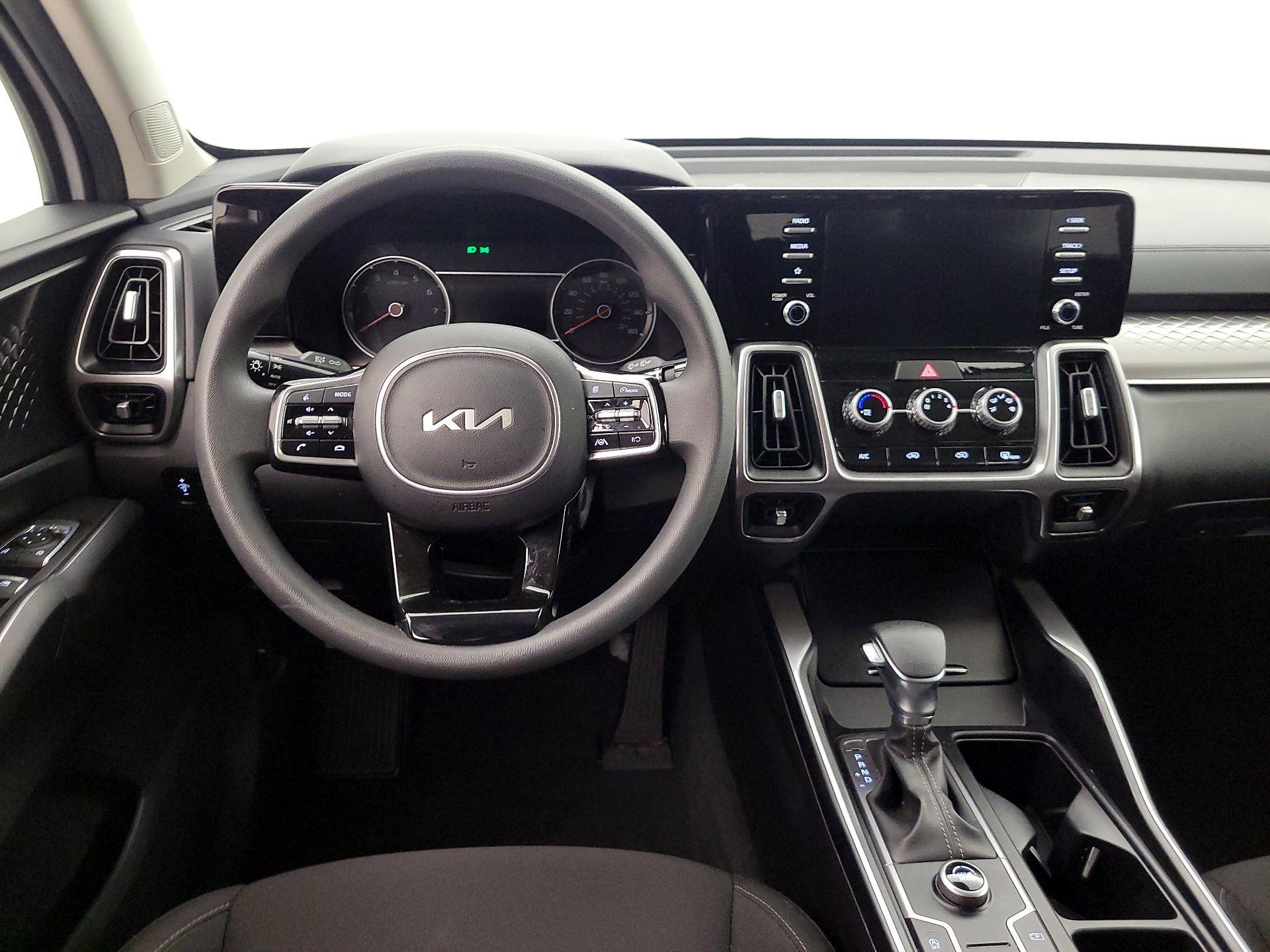 Thumbnail: 2023 Kia Sorento - 10