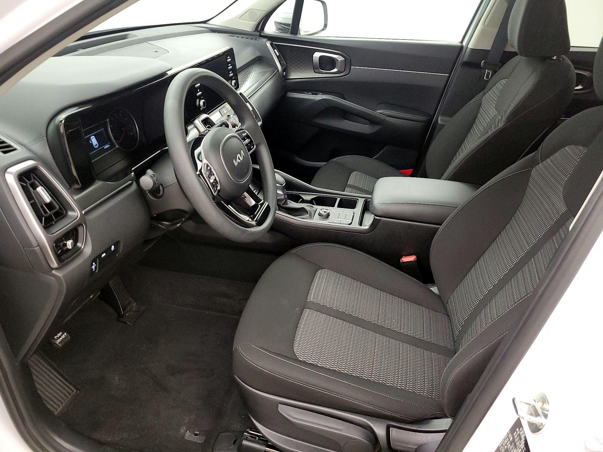 Thumbnail: 2023 Kia Sorento - 11