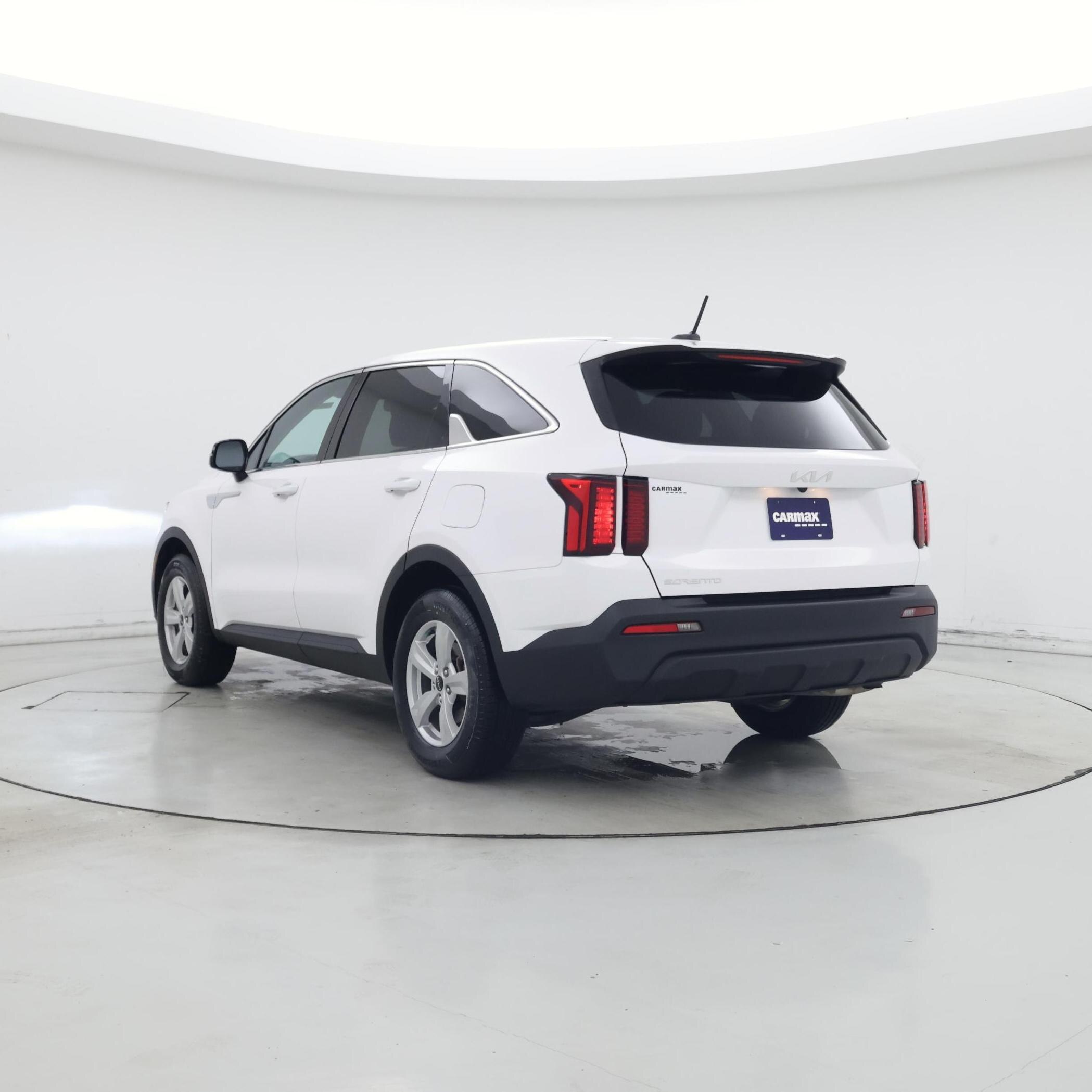 Thumbnail: 2023 Kia Sorento - 2