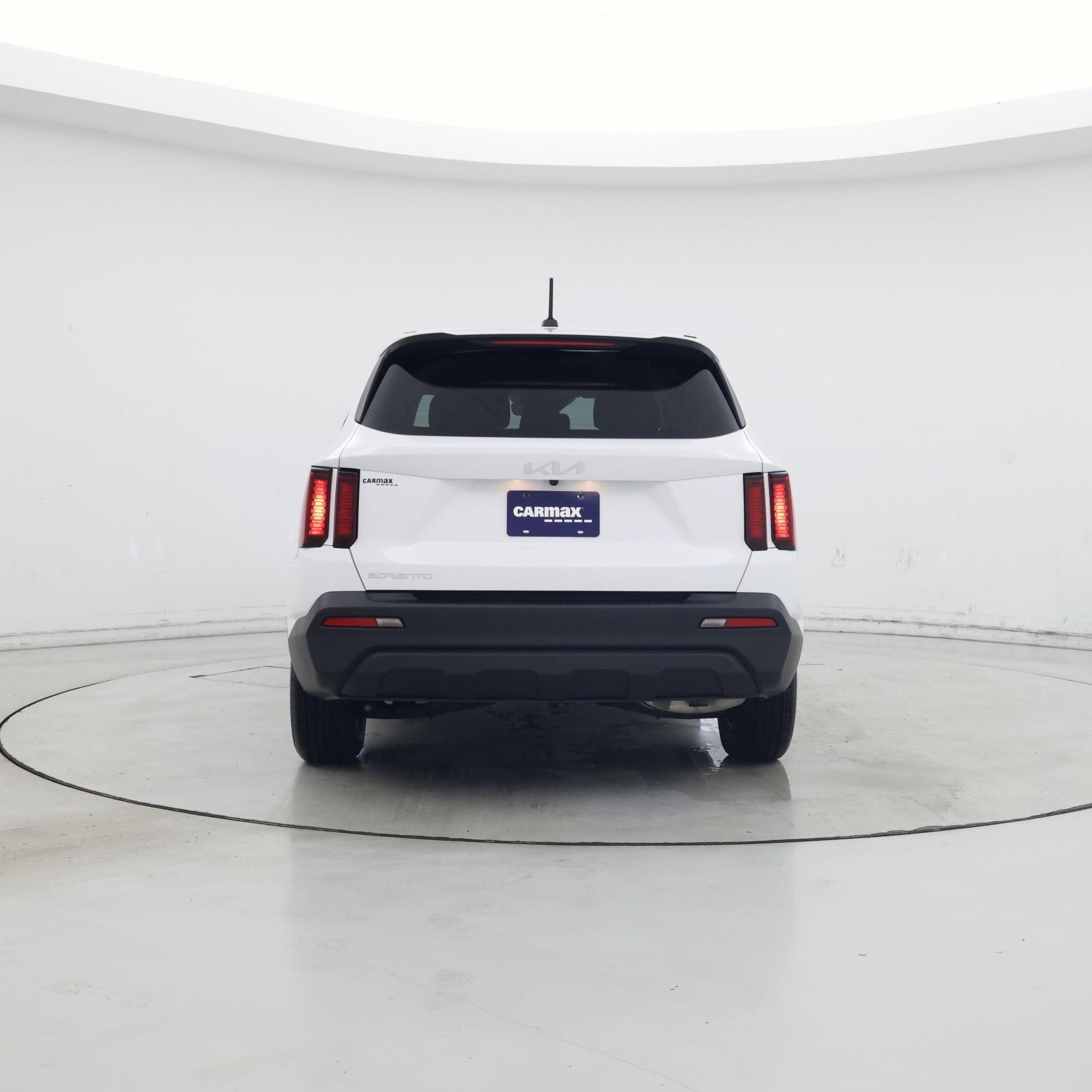 Thumbnail: 2023 Kia Sorento - 6