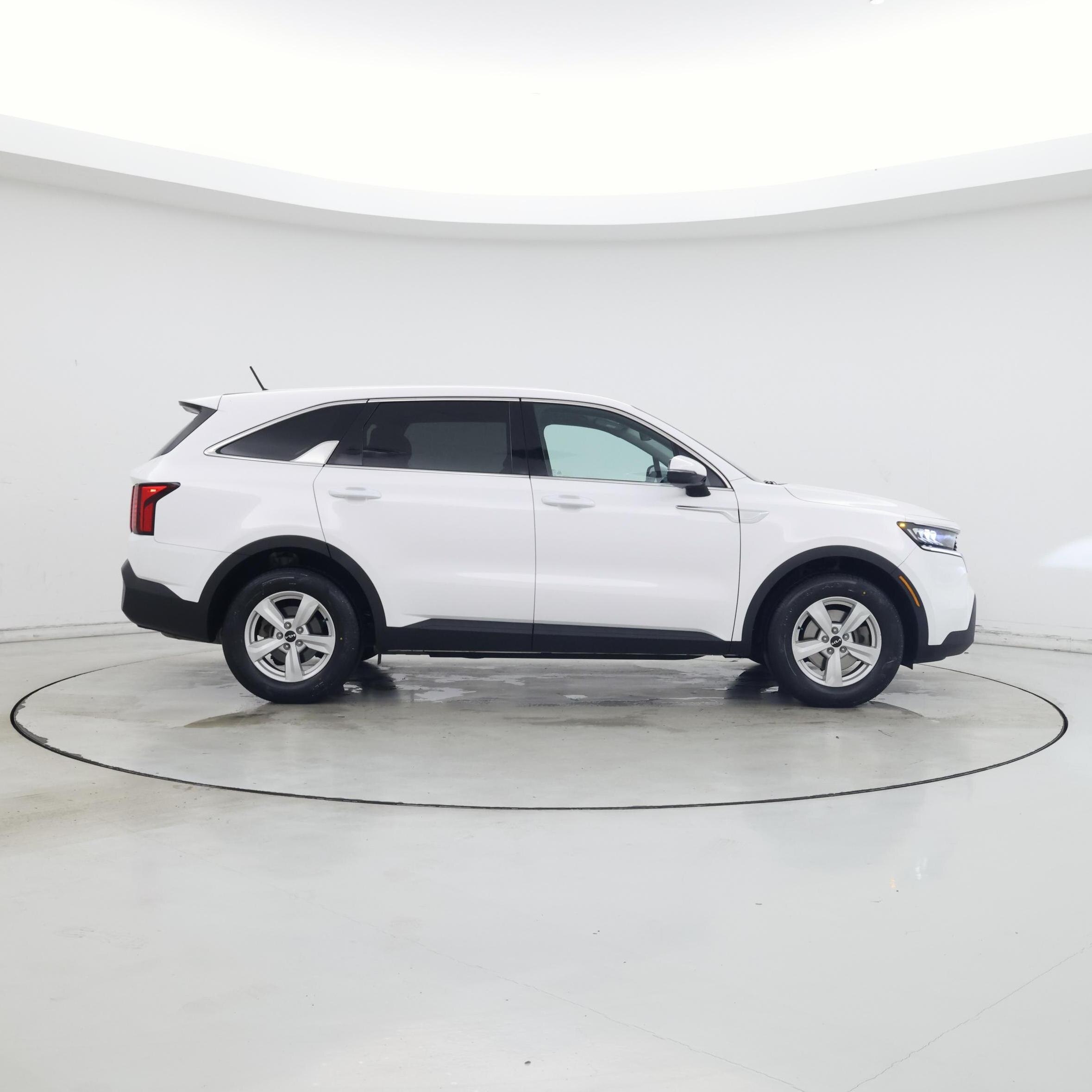 Thumbnail: 2023 Kia Sorento - 7