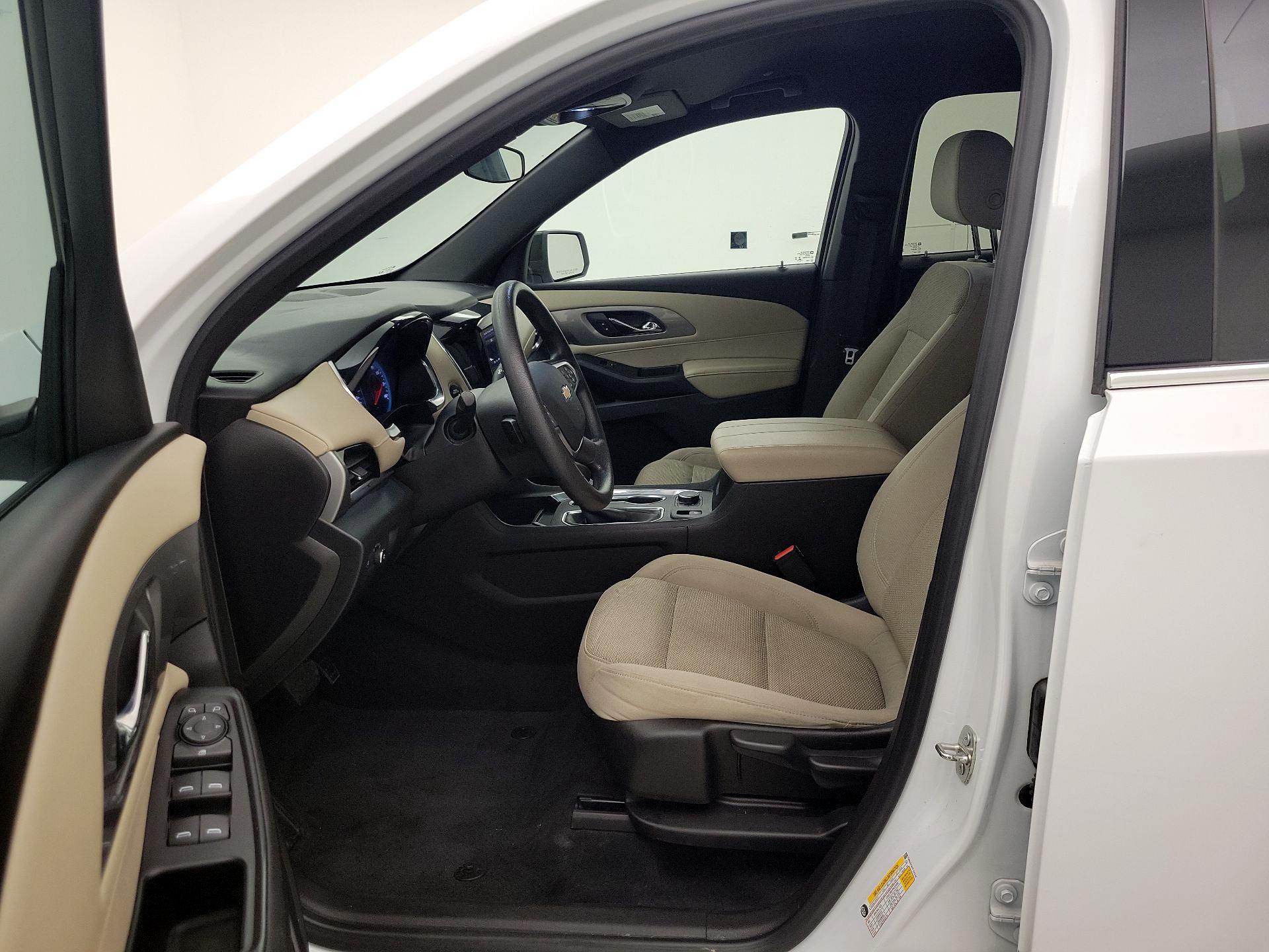 Thumbnail: 2023 Chevrolet Traverse - 11