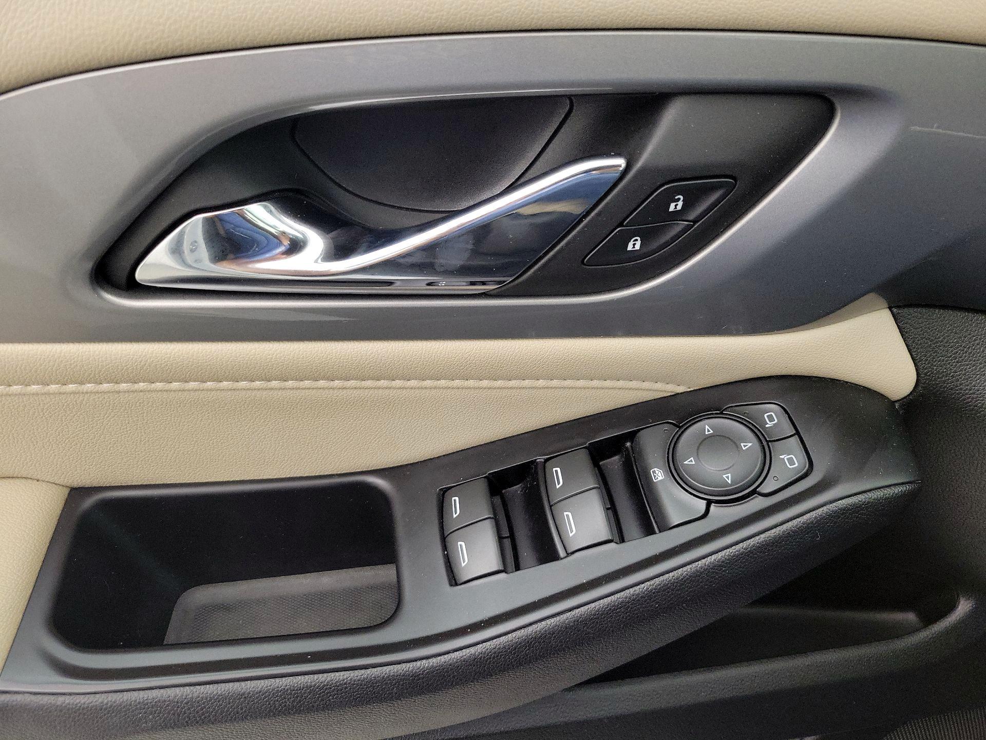 Thumbnail: 2023 Chevrolet Traverse - 12