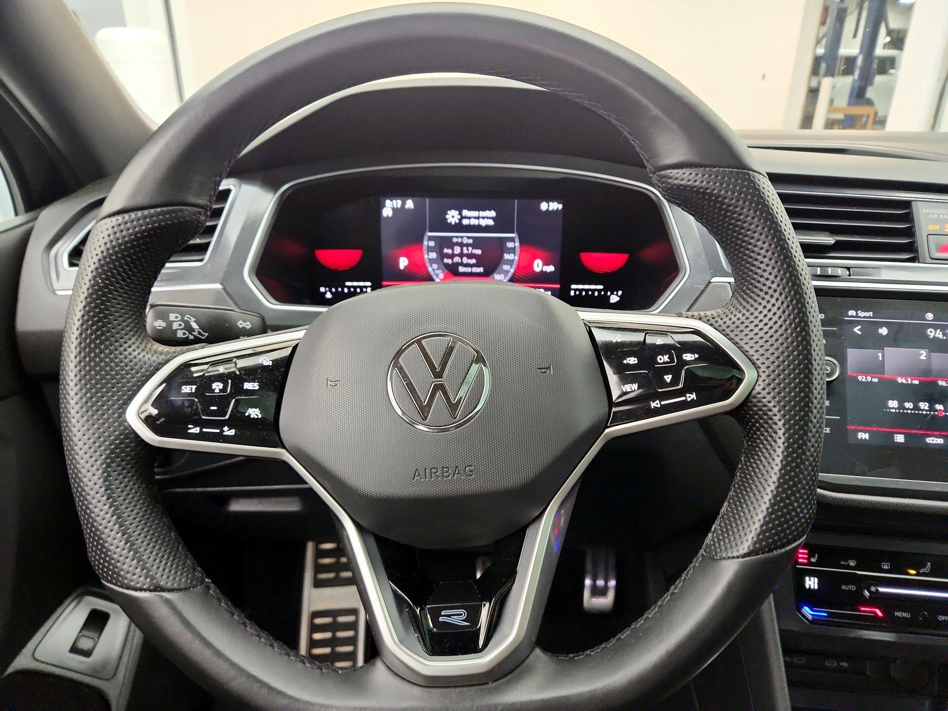 Thumbnail: 2022 Volkswagen Tiguan - 10