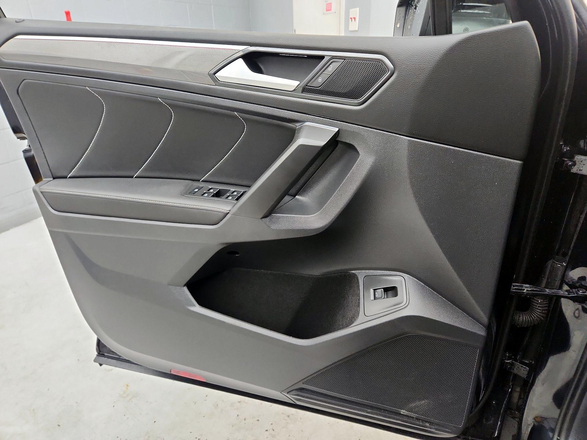 Thumbnail: 2022 Volkswagen Tiguan - 12