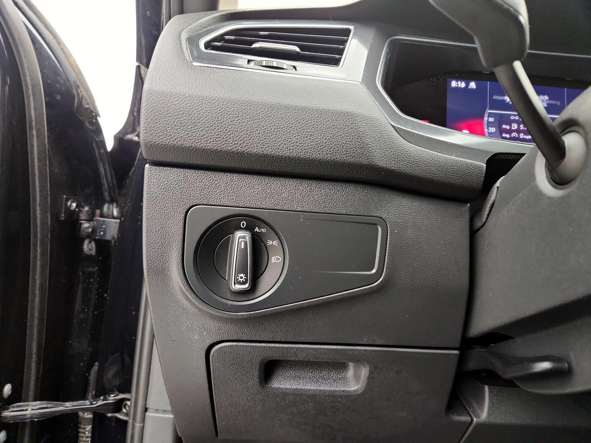 Thumbnail: 2022 Volkswagen Tiguan - 13