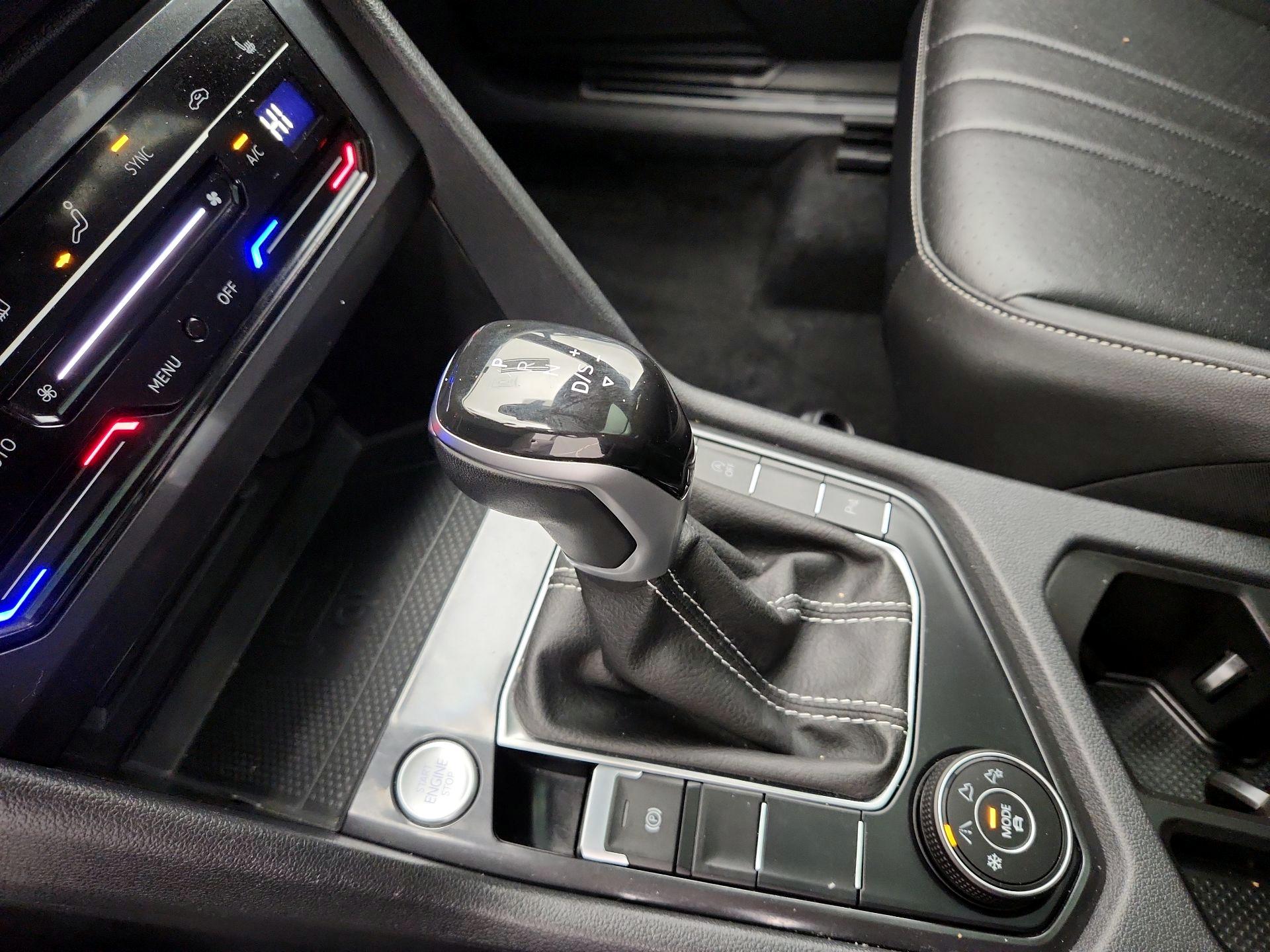 Thumbnail: 2022 Volkswagen Tiguan - 17