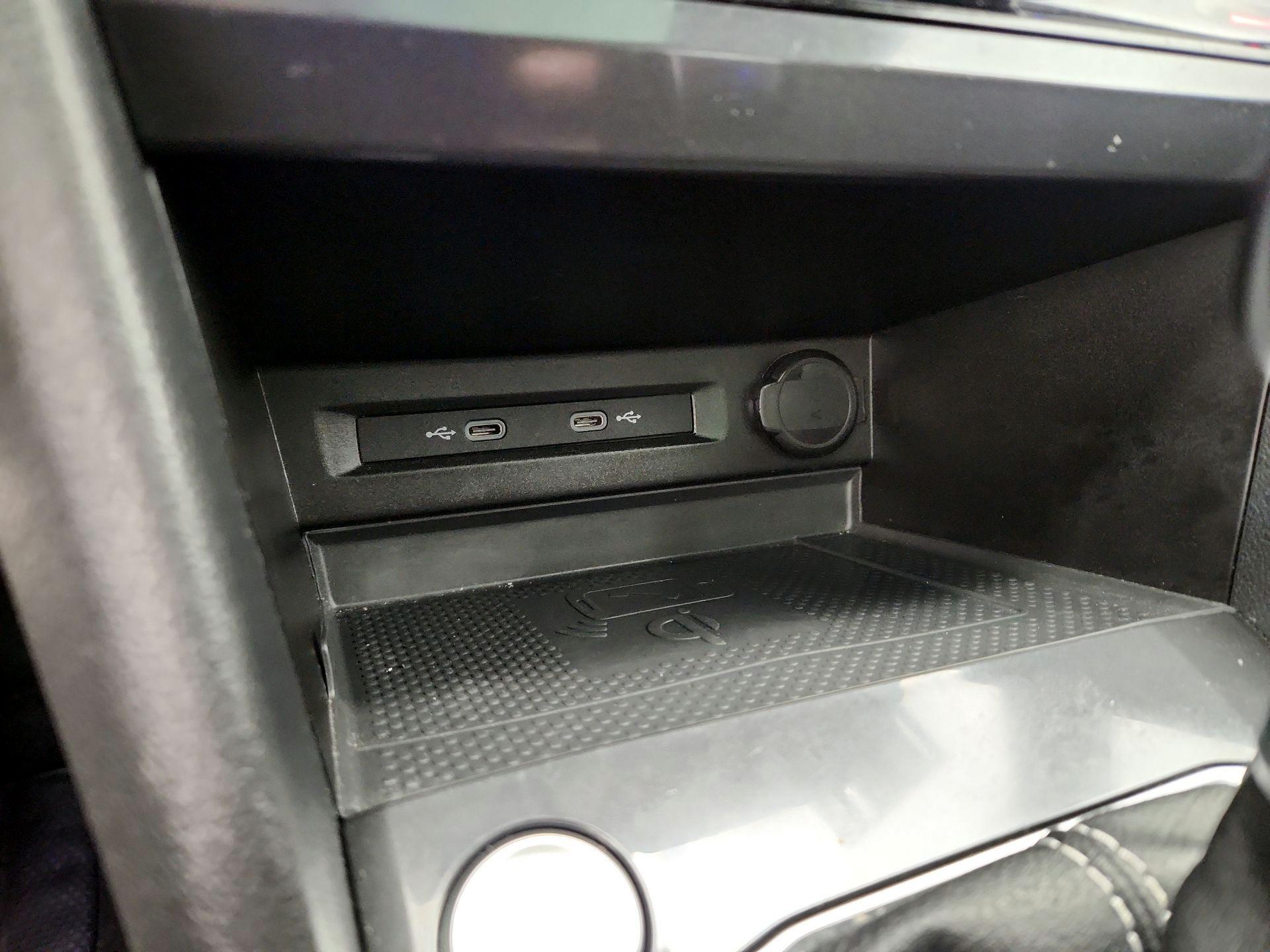 Thumbnail: 2022 Volkswagen Tiguan - 18