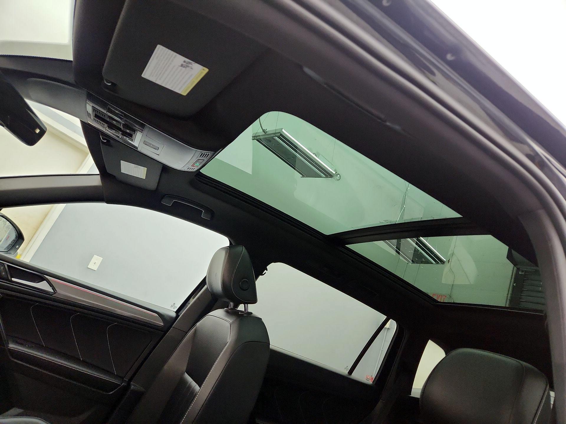 Thumbnail: 2022 Volkswagen Tiguan - 19