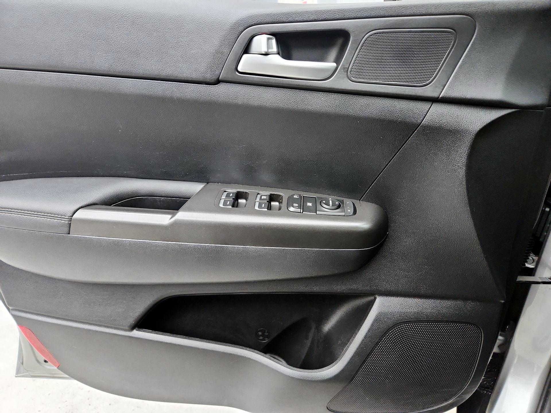 Thumbnail: 2022 Kia Sportage - 12