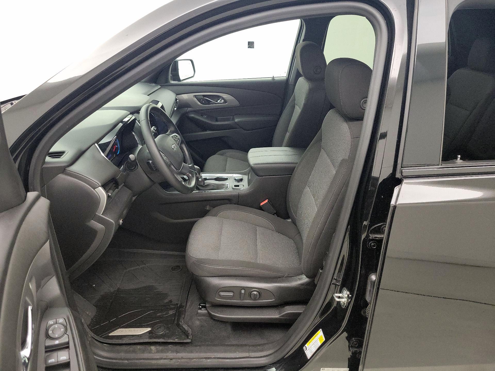 Thumbnail: 2023 Chevrolet Traverse - 11