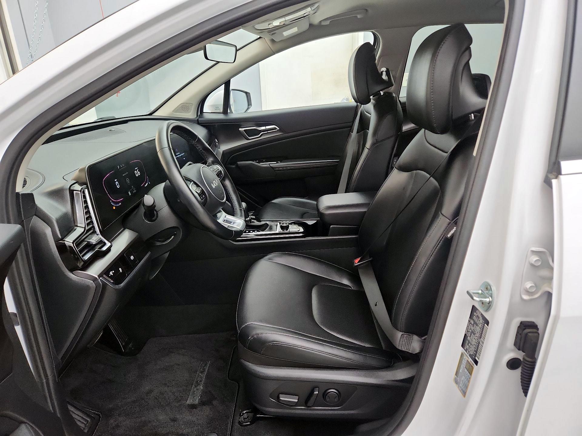 Thumbnail: 2023 Kia Sportage - 11