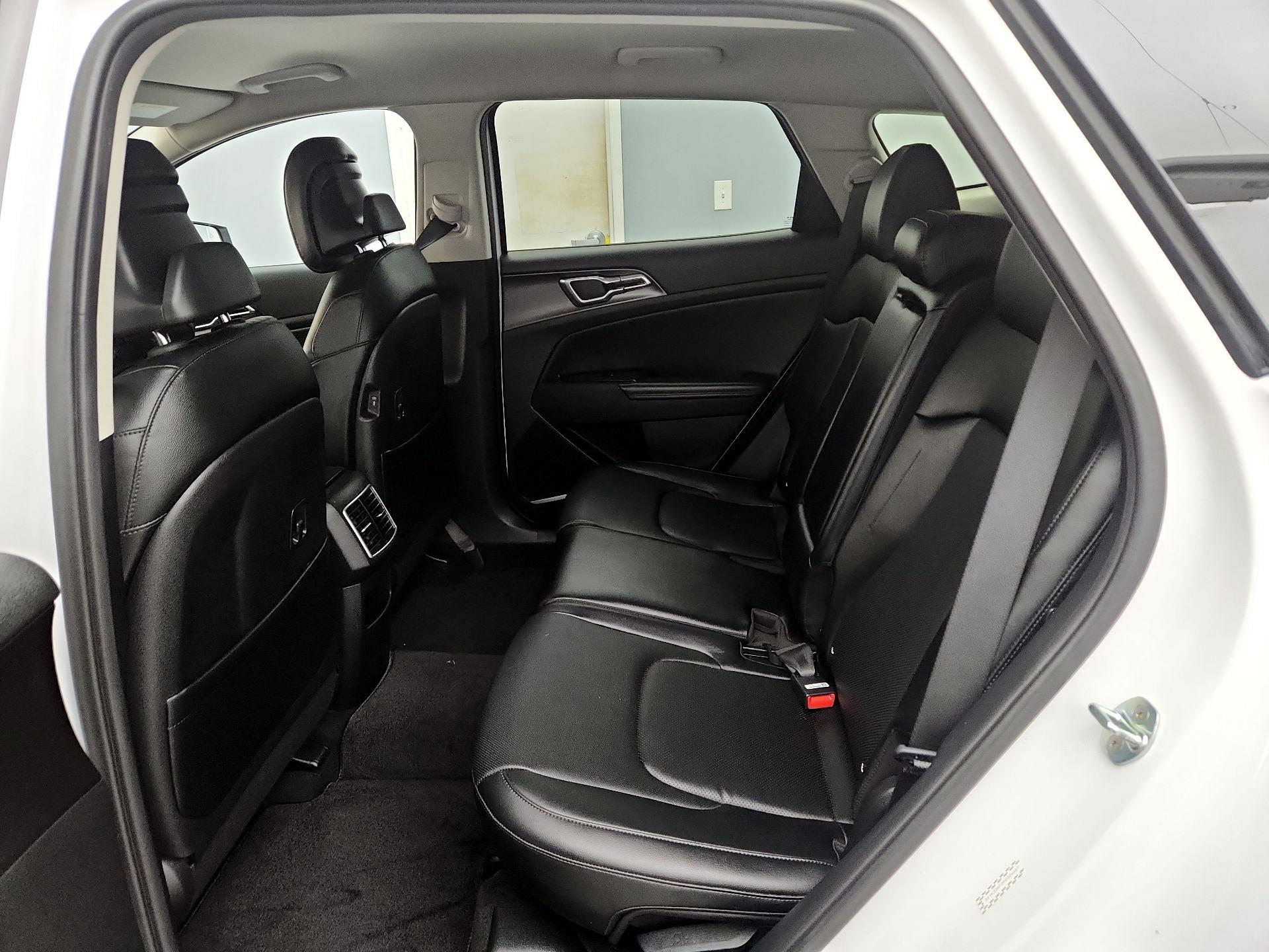 Thumbnail: 2023 Kia Sportage - 20