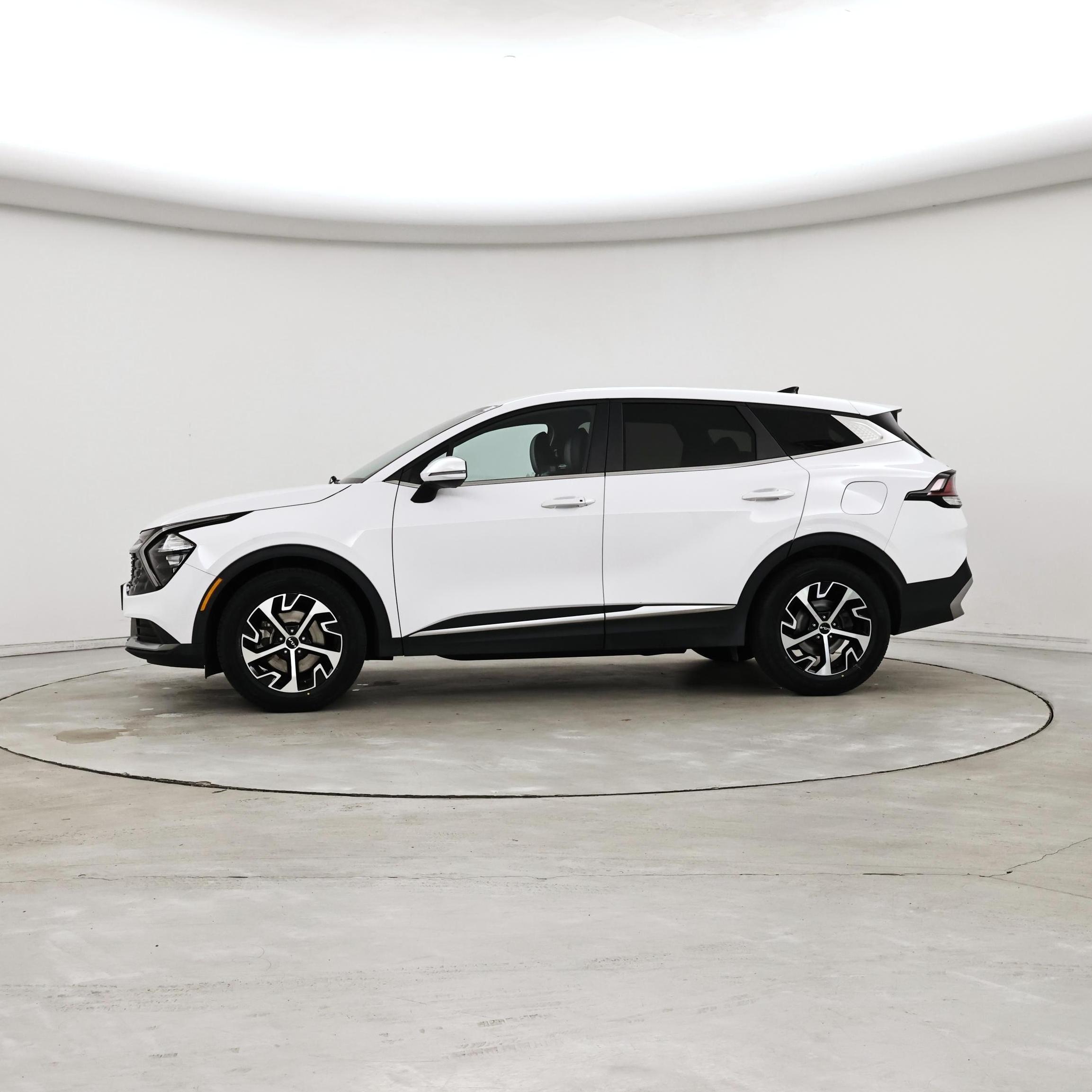 Thumbnail: 2023 Kia Sportage - 3