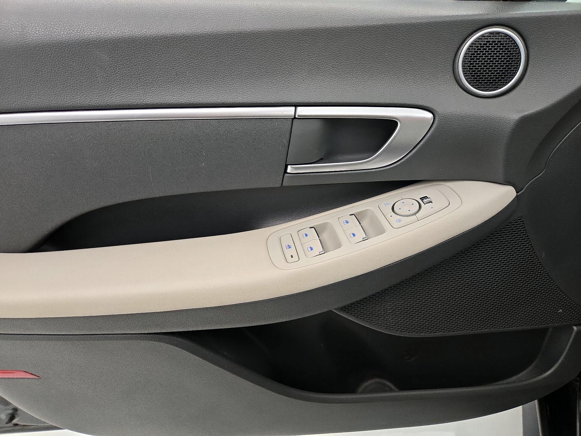 Thumbnail: 2023 Hyundai Sonata - 12