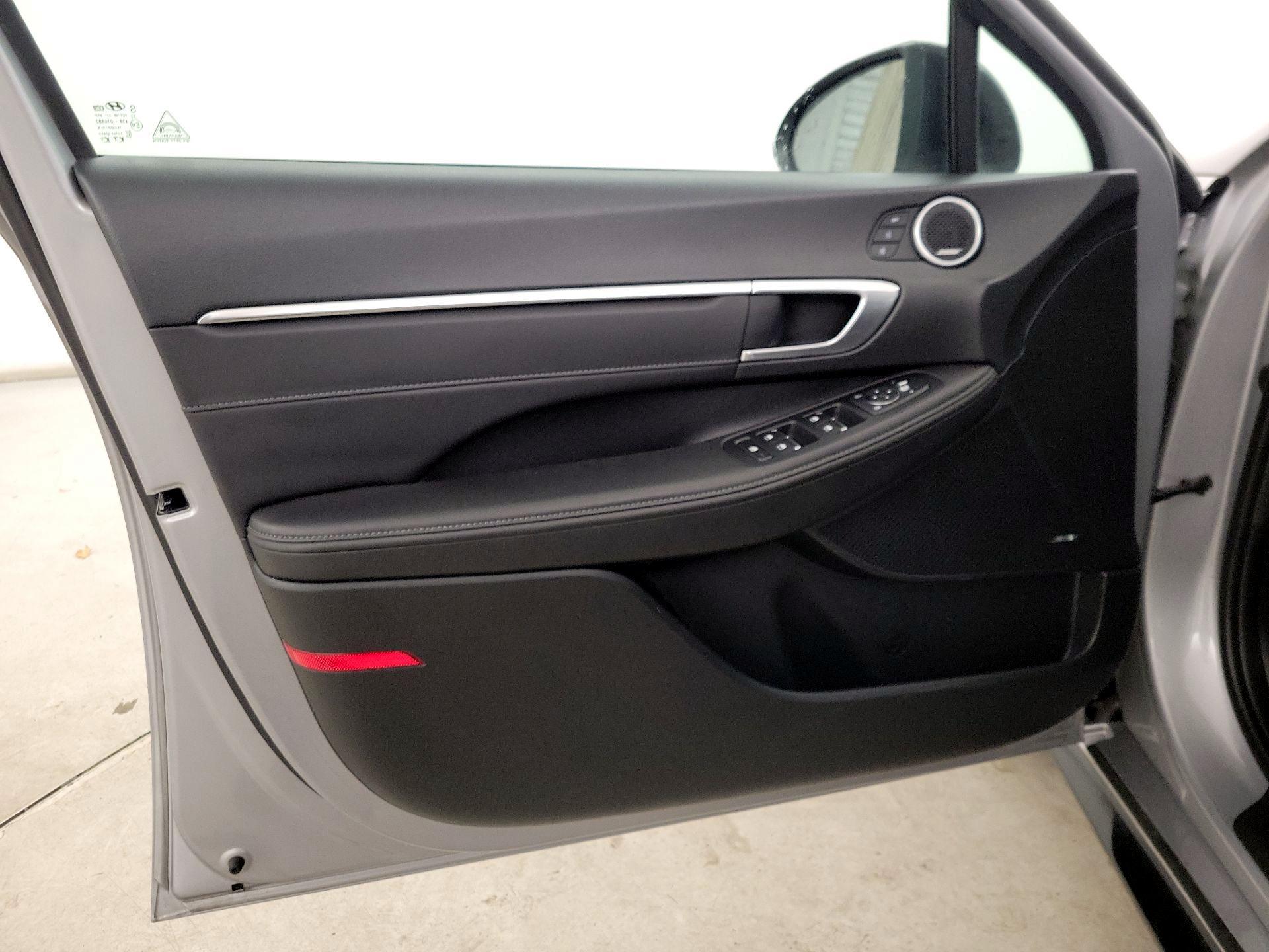 Thumbnail: 2023 Hyundai Sonata - 12