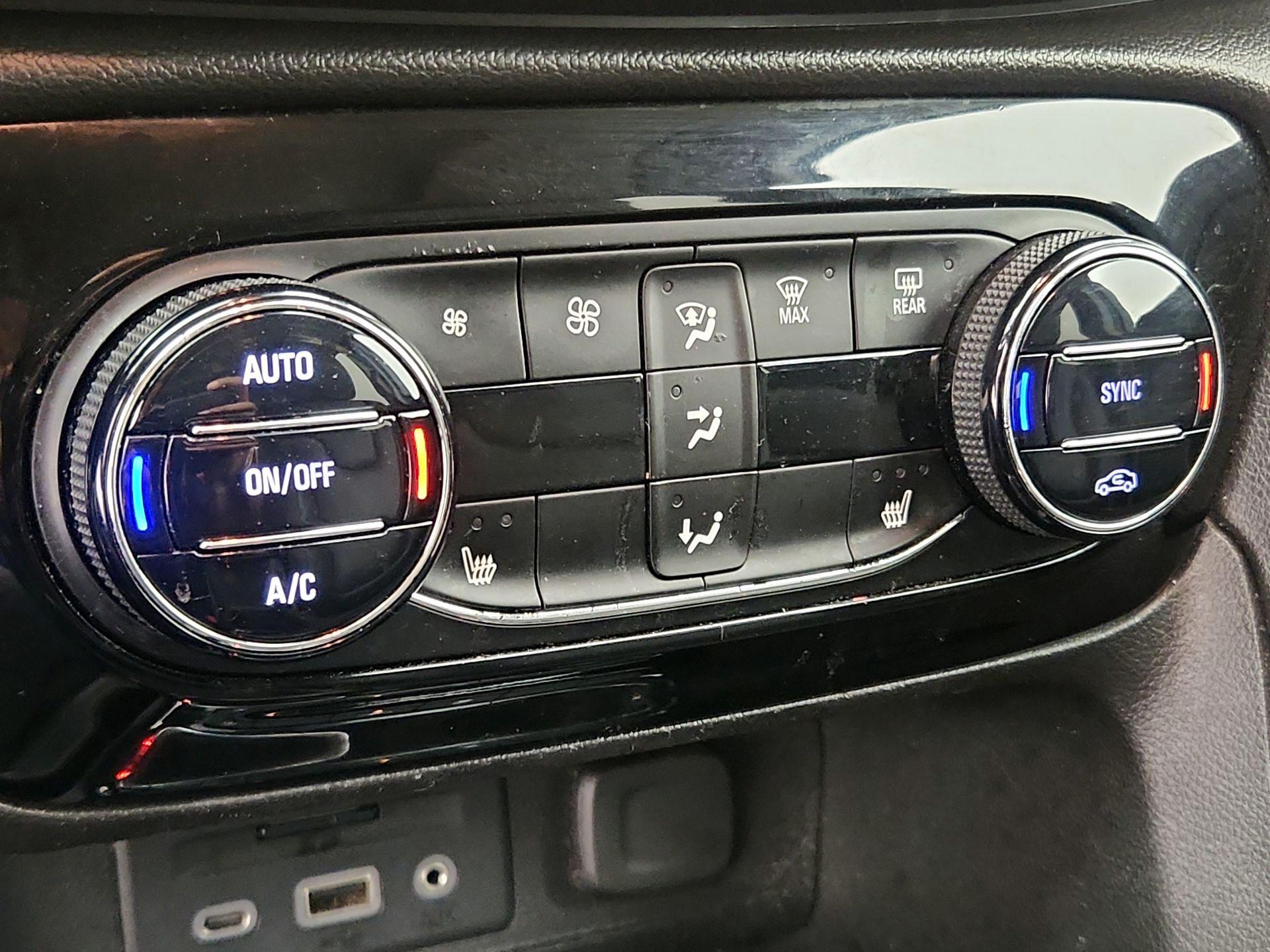 Thumbnail: 2021 Buick Encore GX - 16