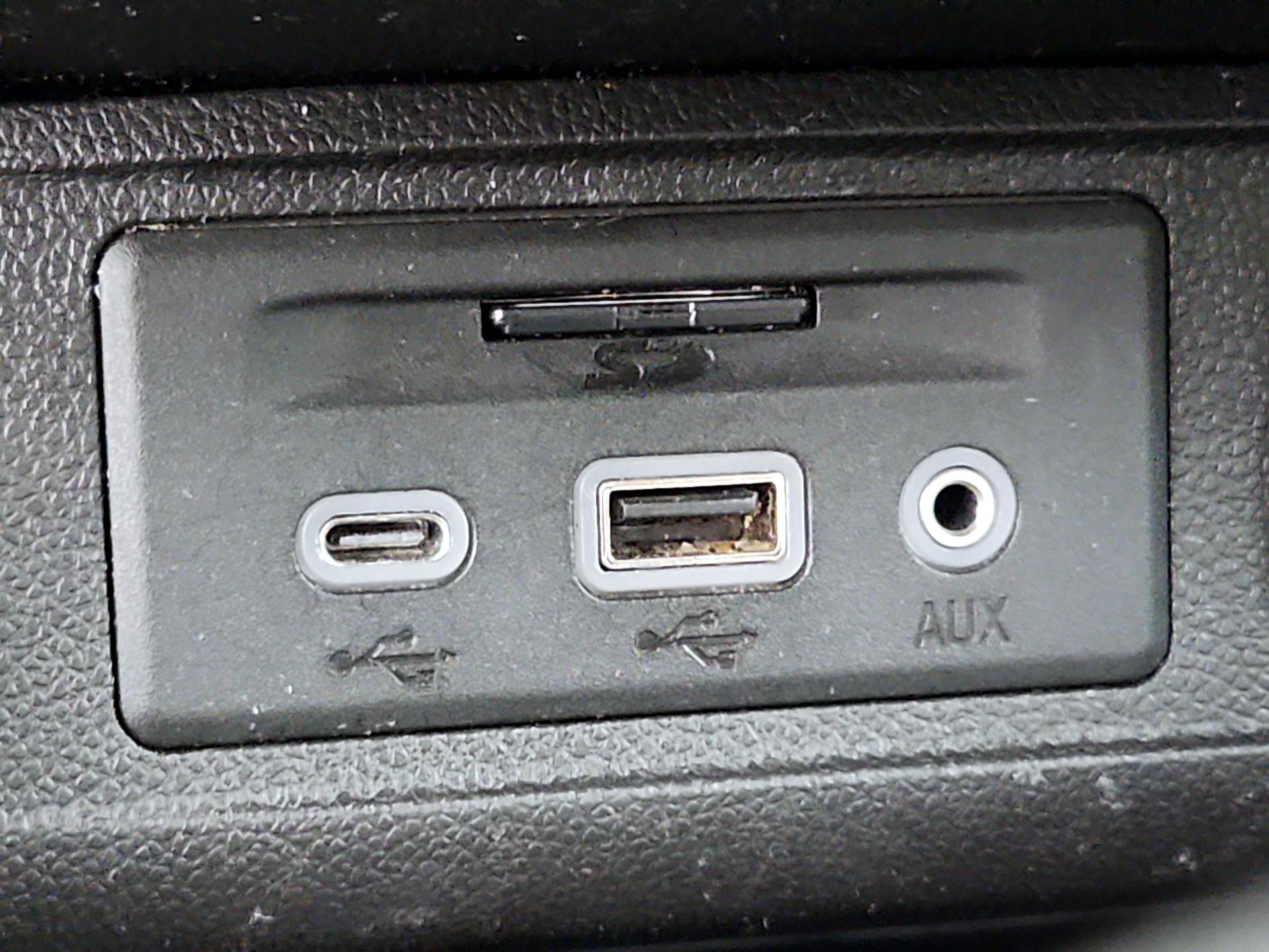 Thumbnail: 2021 Buick Encore GX - 18