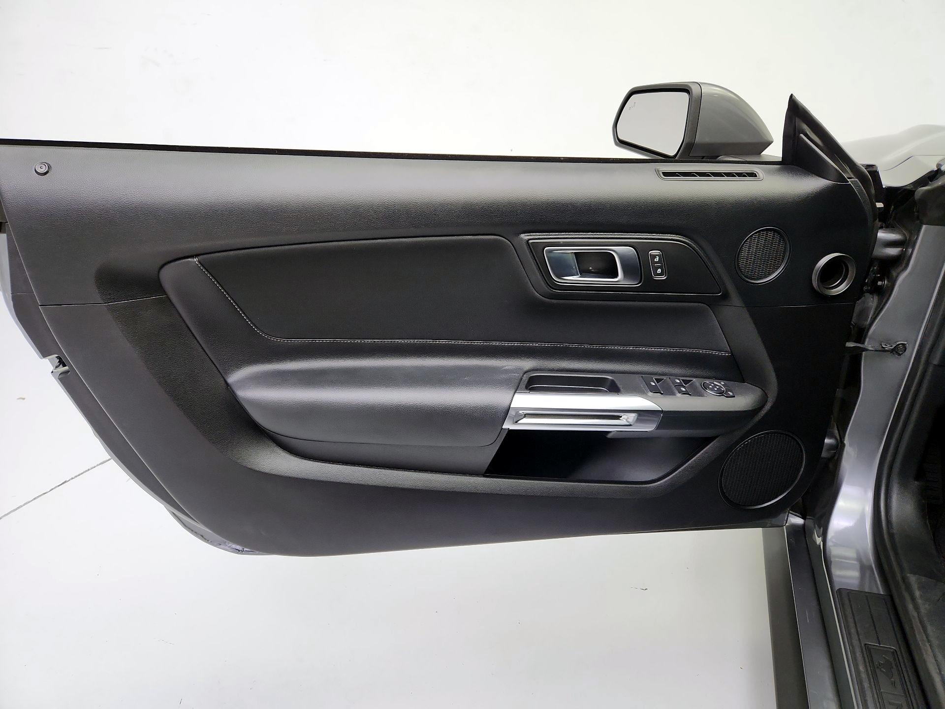 Thumbnail: 2022 Ford Mustang - 12