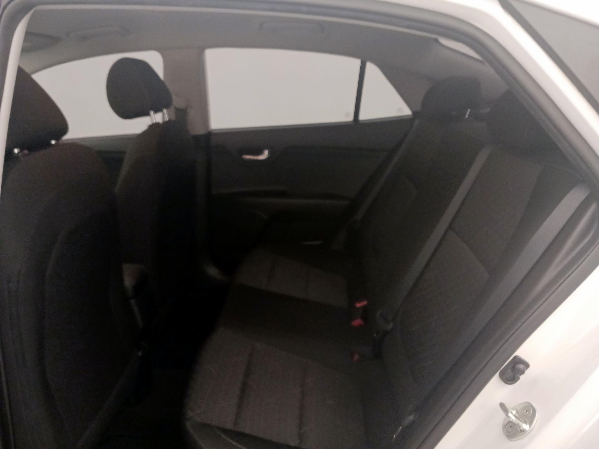 Thumbnail: 2023 Kia Rio - 19