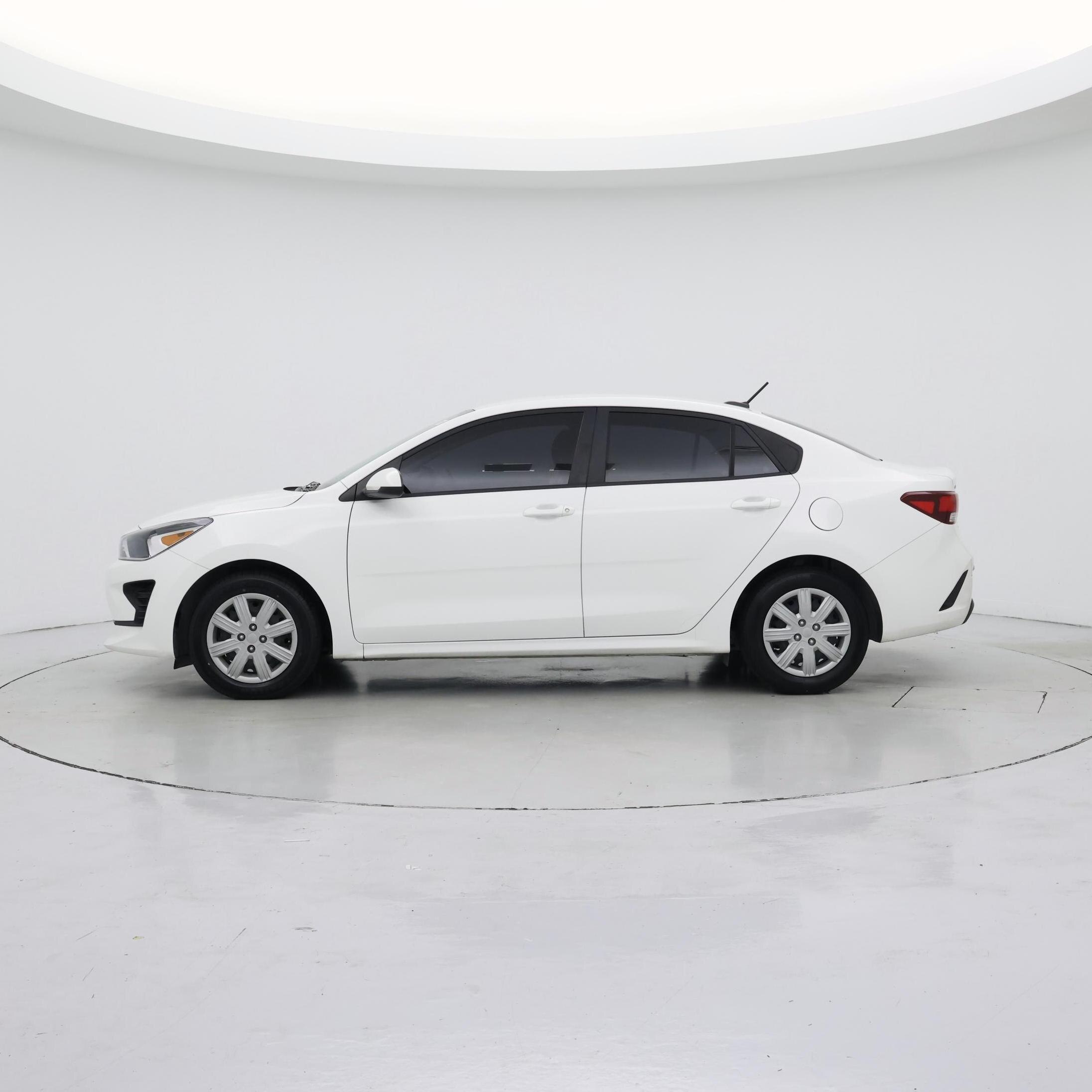 Thumbnail: 2023 Kia Rio - 3