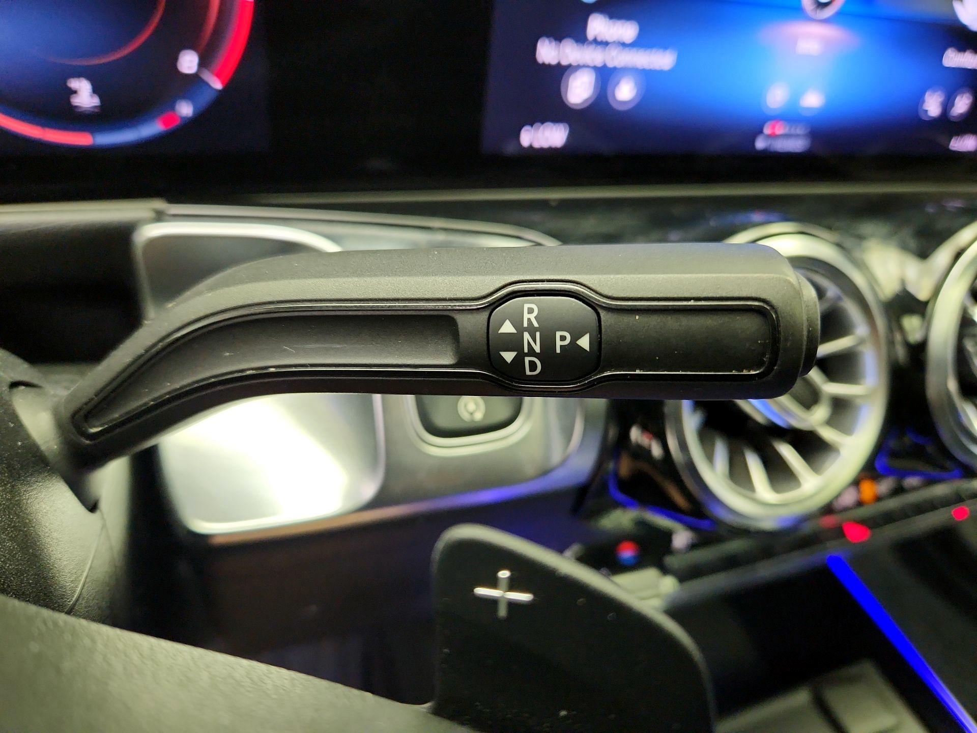 Thumbnail: 2020 Mercedes-Benz GLB - 17