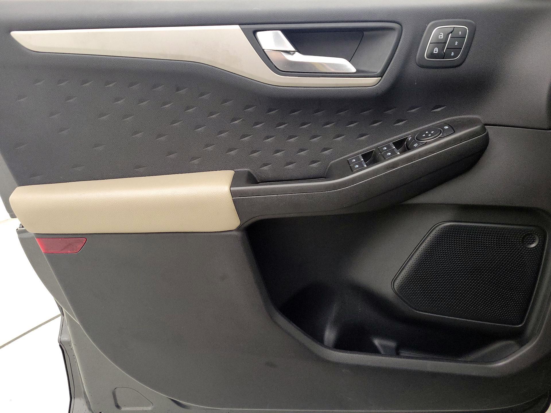 Thumbnail: 2020 Ford Escape - 12