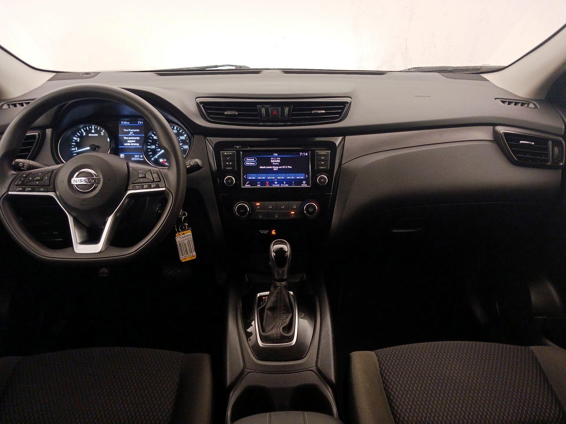 Thumbnail: 2021 Nissan Rogue Sport - 9