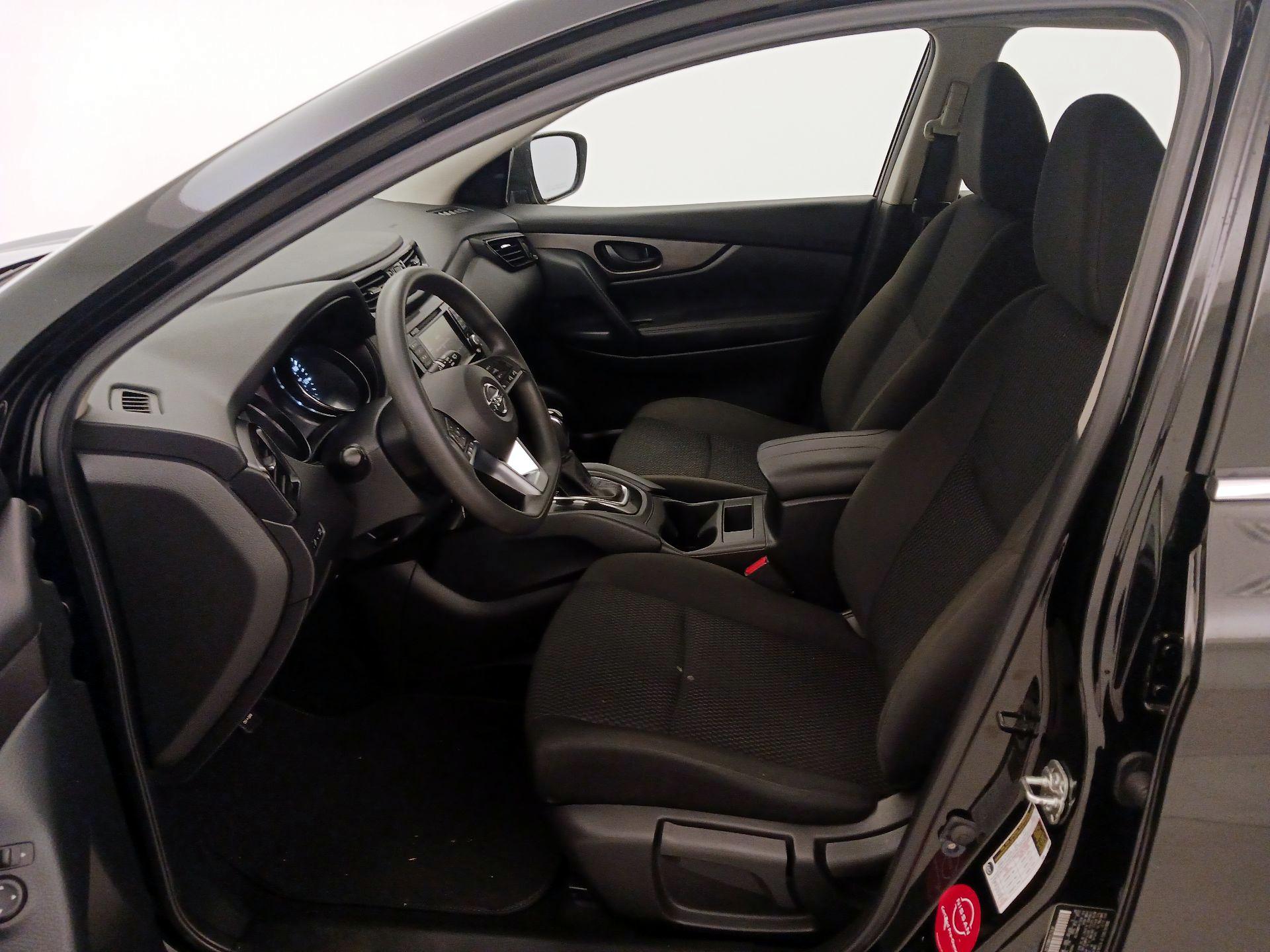 Thumbnail: 2021 Nissan Rogue Sport - 11