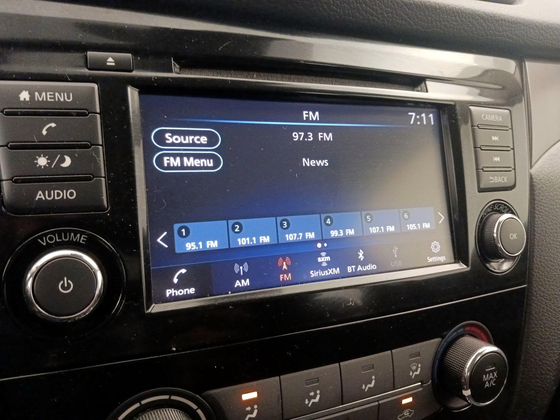 Thumbnail: 2021 Nissan Rogue Sport - 15