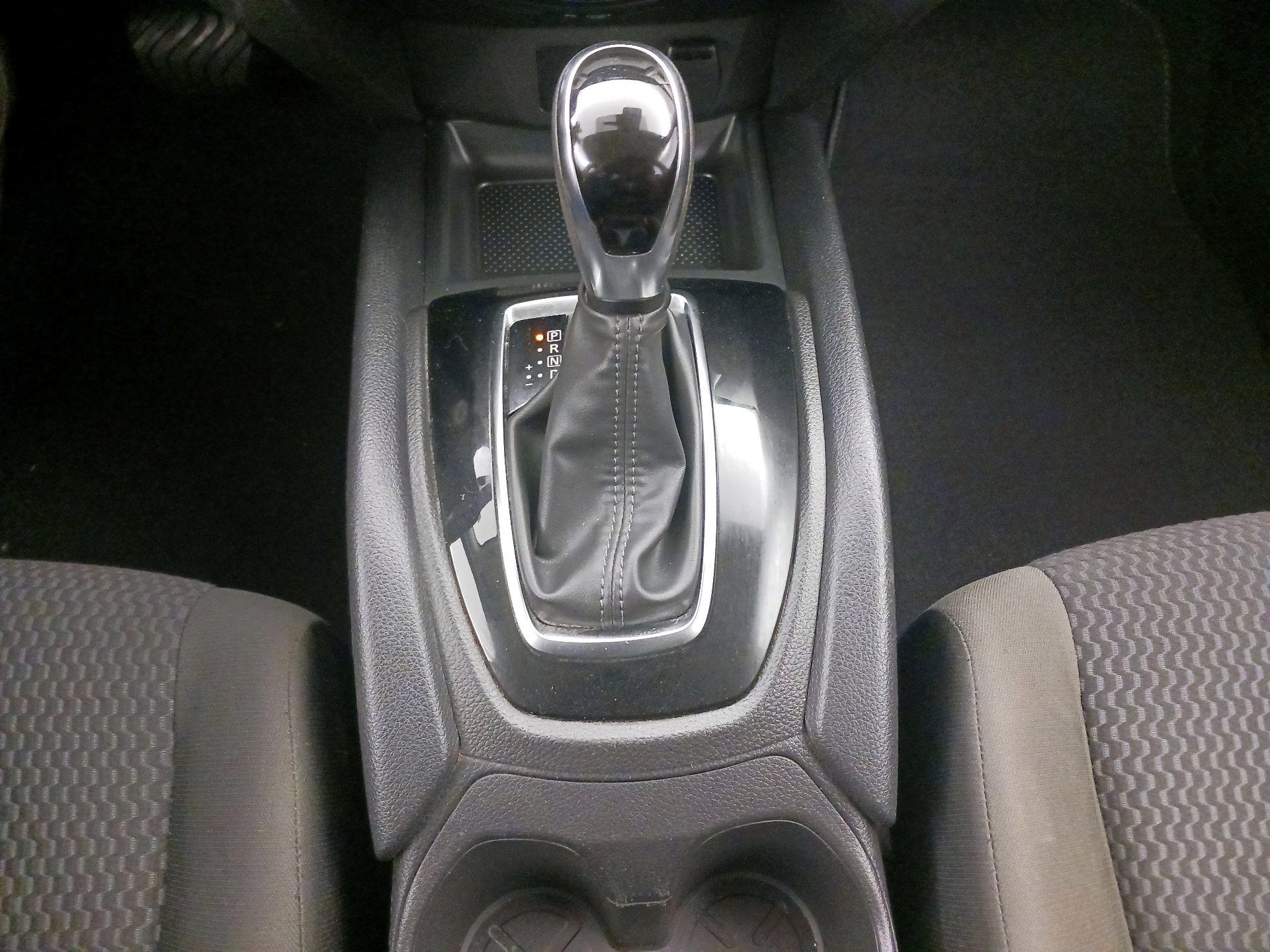 Thumbnail: 2021 Nissan Rogue Sport - 17