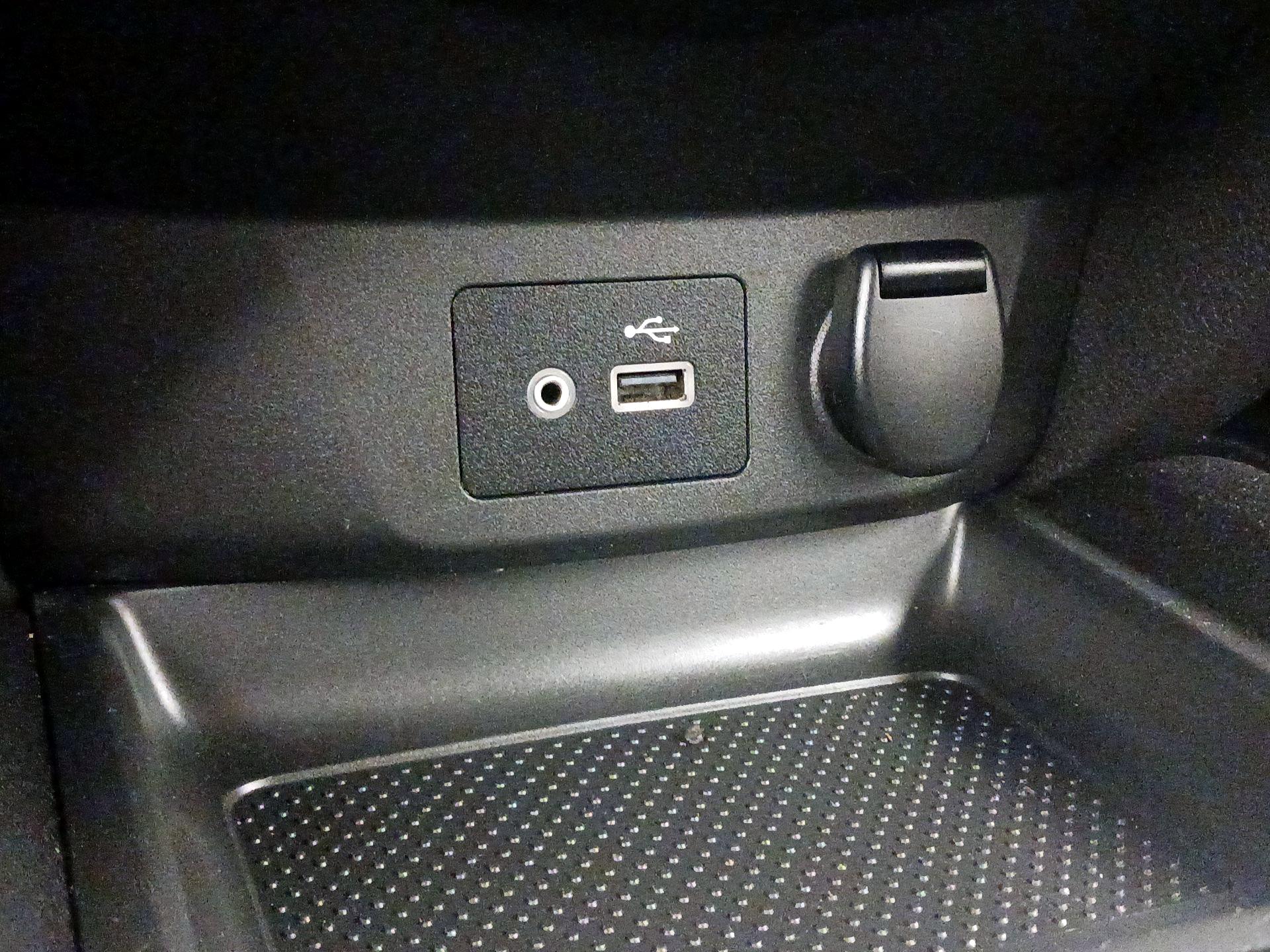 Thumbnail: 2021 Nissan Rogue Sport - 18