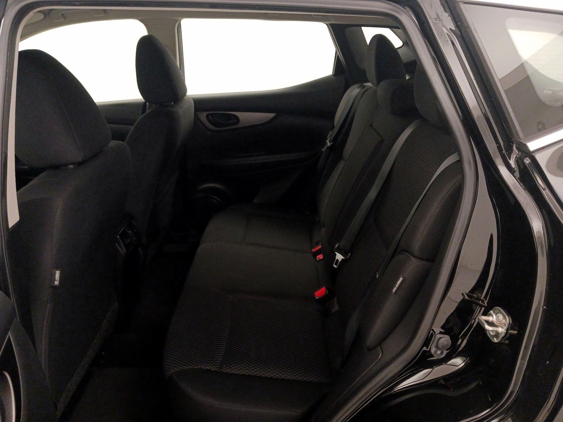 Thumbnail: 2021 Nissan Rogue Sport - 19