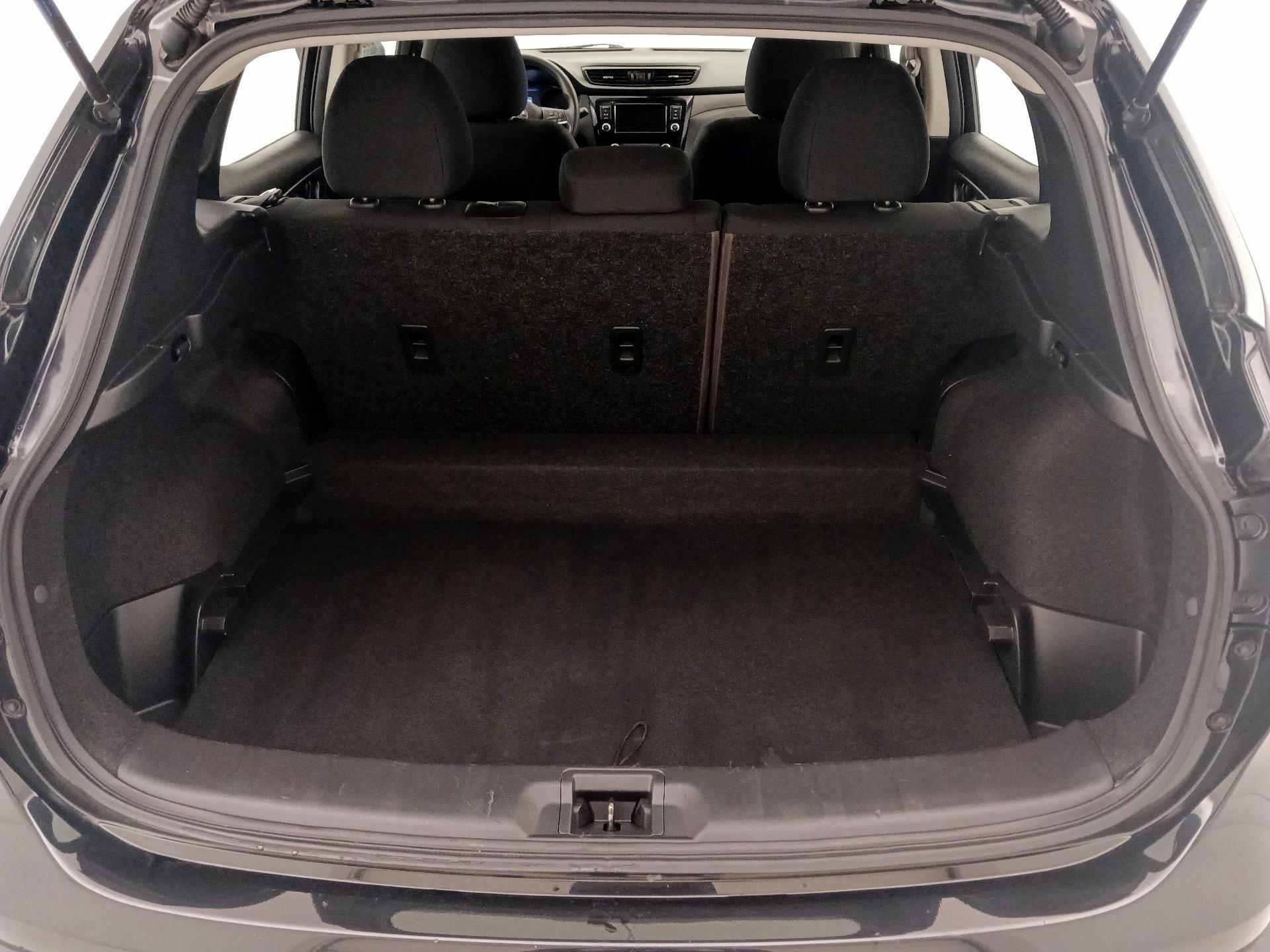 Thumbnail: 2021 Nissan Rogue Sport - 20